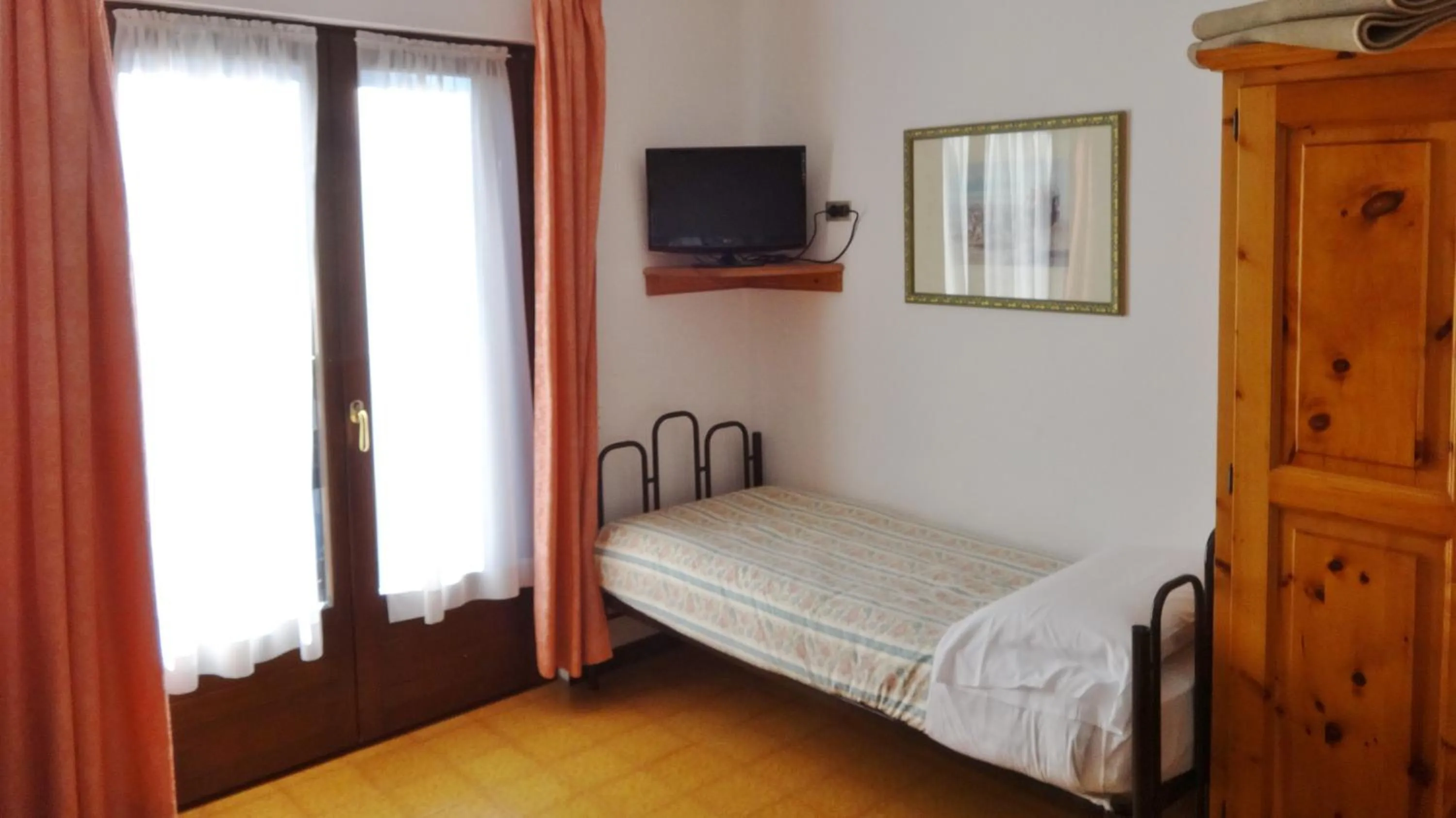 Photo of the whole room, Bed in Hotel Piccolo Mondo