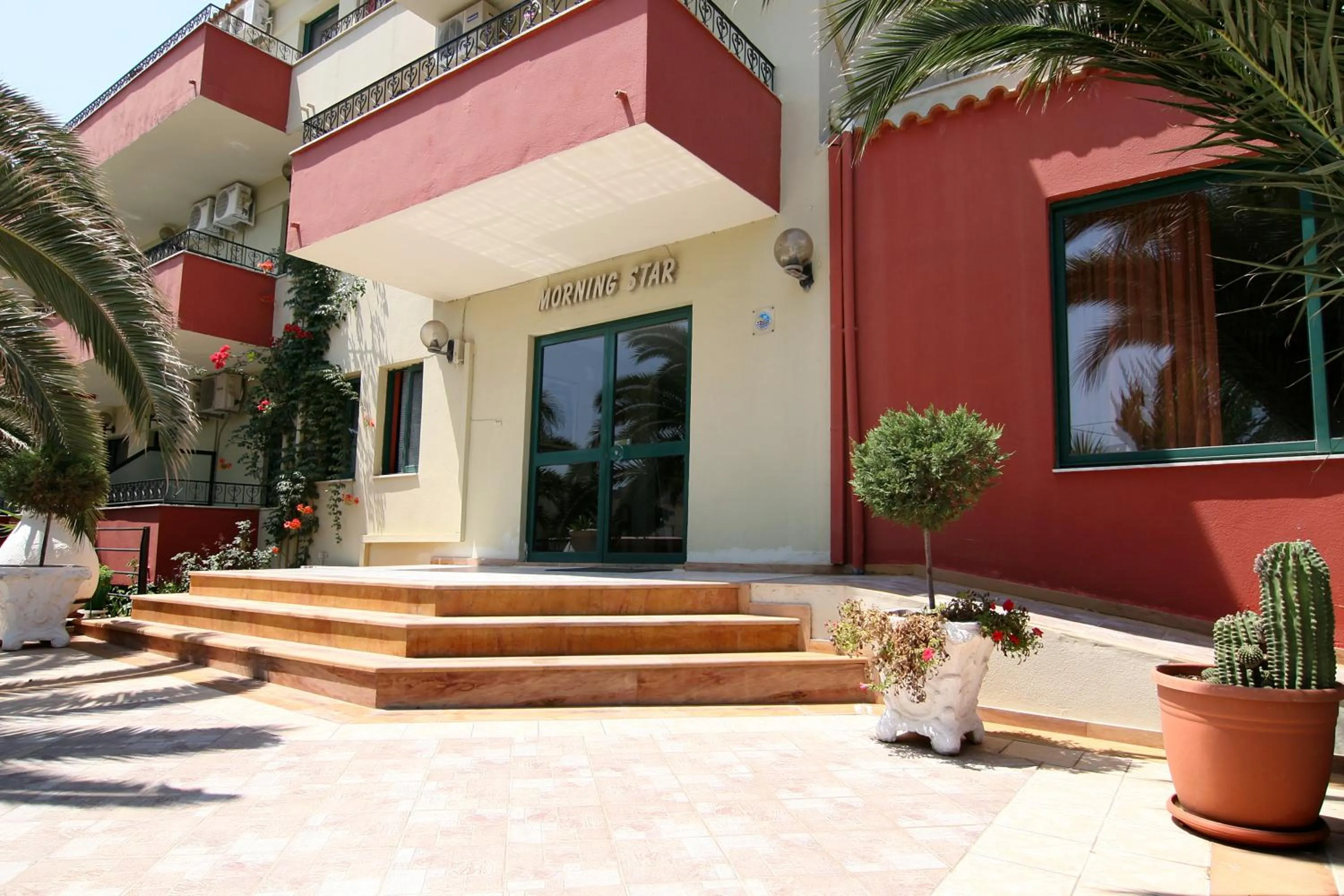 Facade/entrance in Morning Star