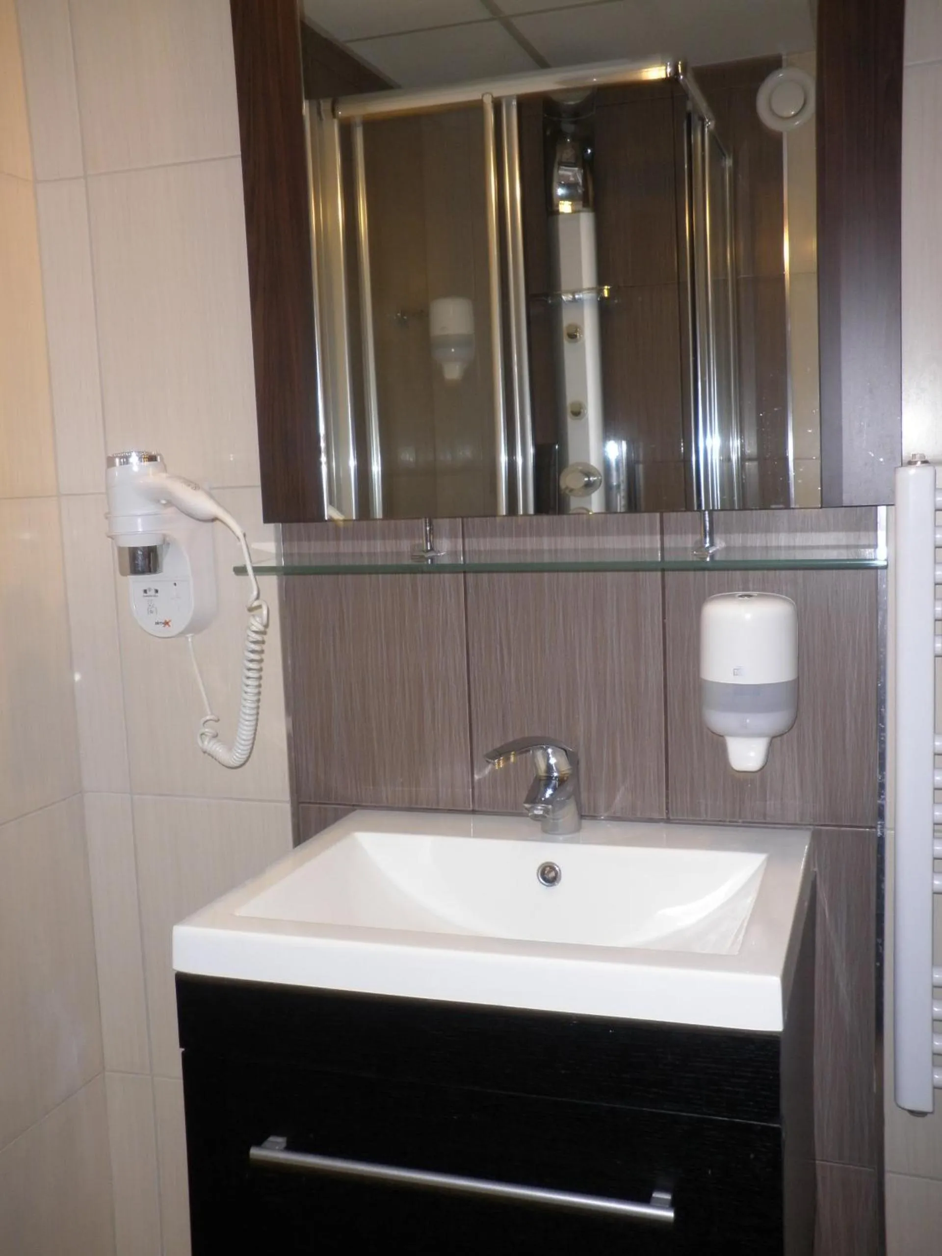 Bathroom in Morning Star