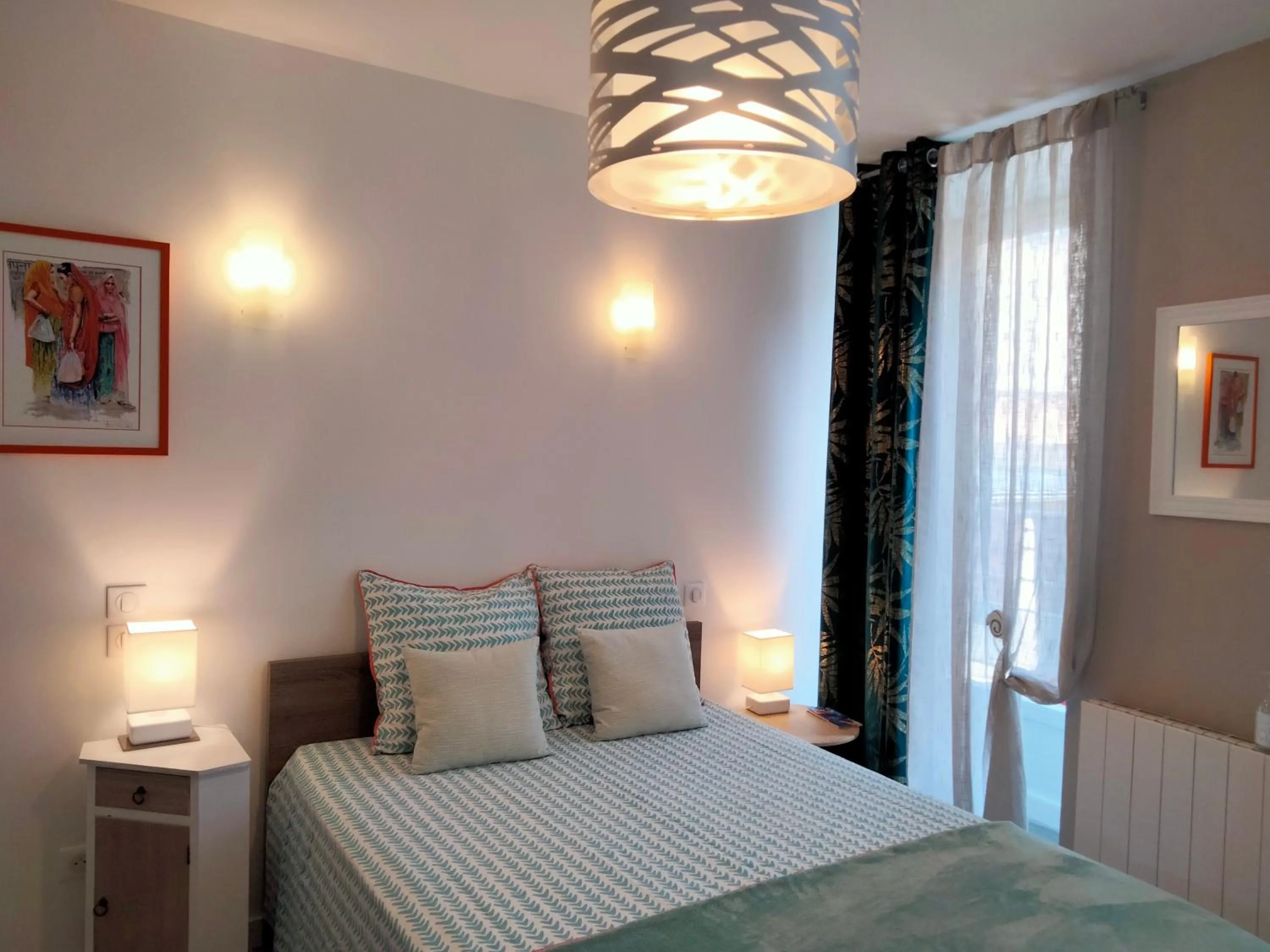 Photo of the whole room, Bed in Les Chambres Hautes d'Anastasia