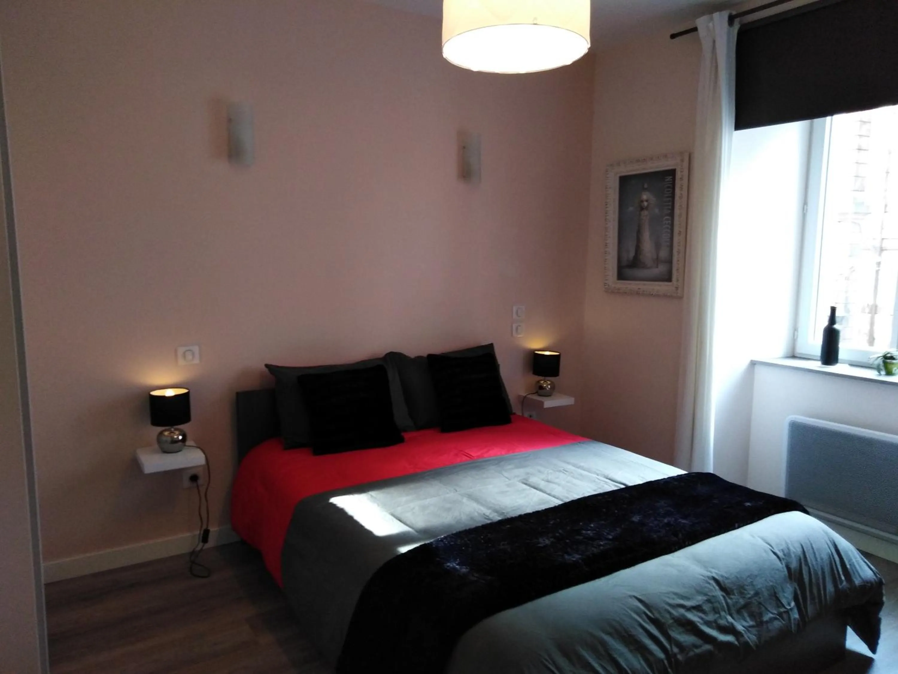 Photo of the whole room, Bed in Les Chambres Hautes d'Anastasia