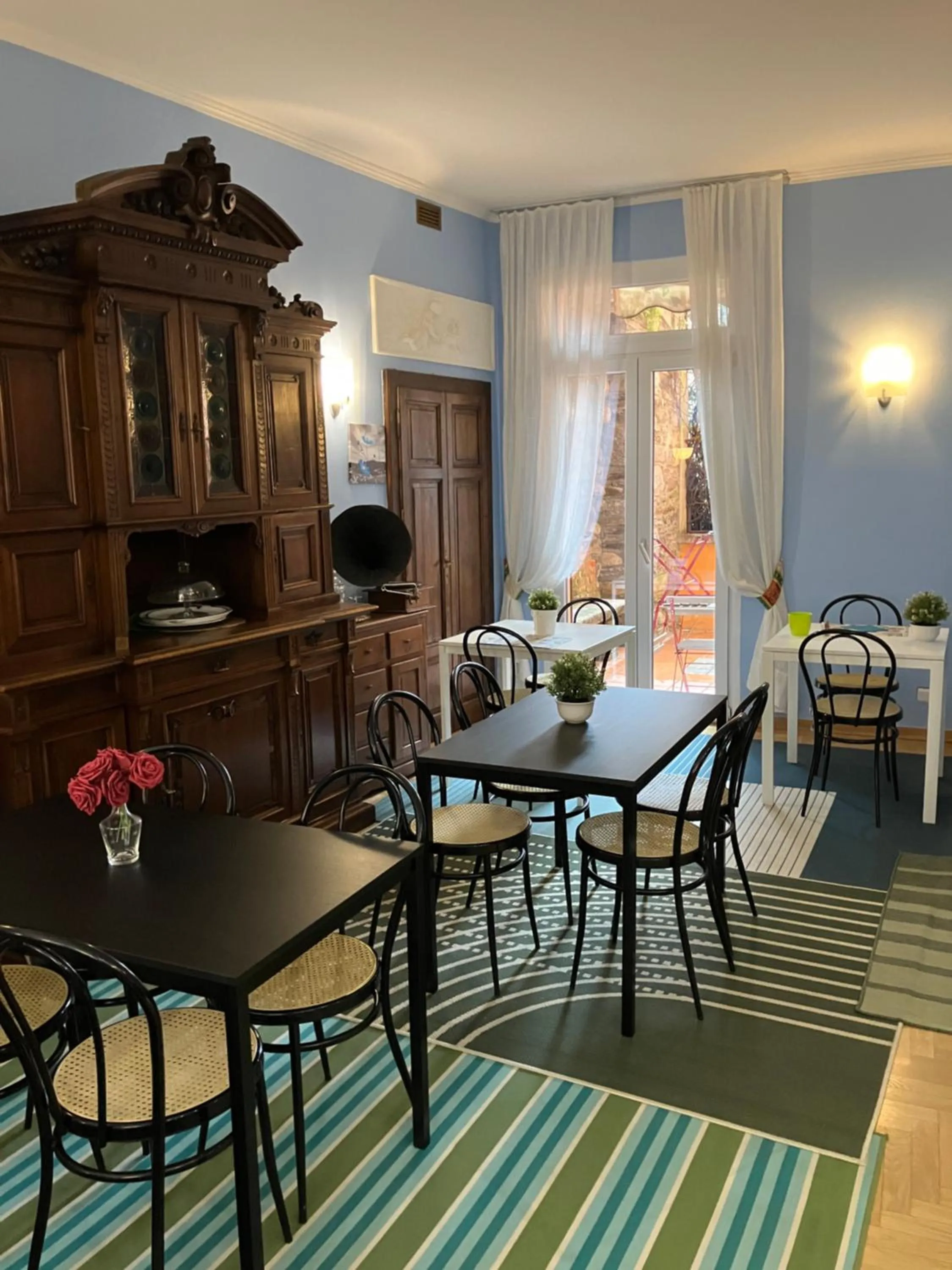 Breakfast in Hotel Saini with Air conditioning