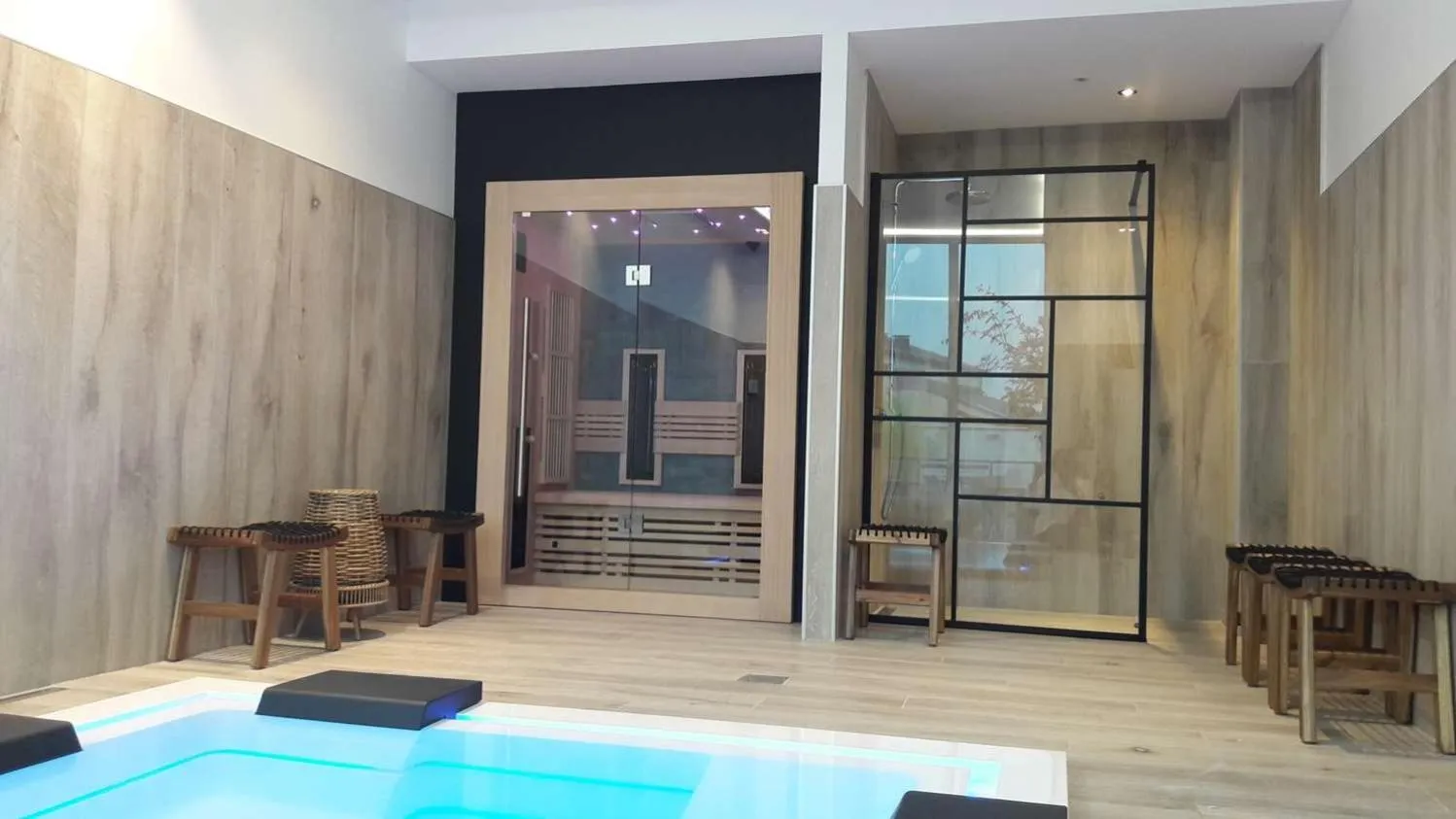 Spa and wellness centre/facilities in Golden Tulip Roissy Saint Witz