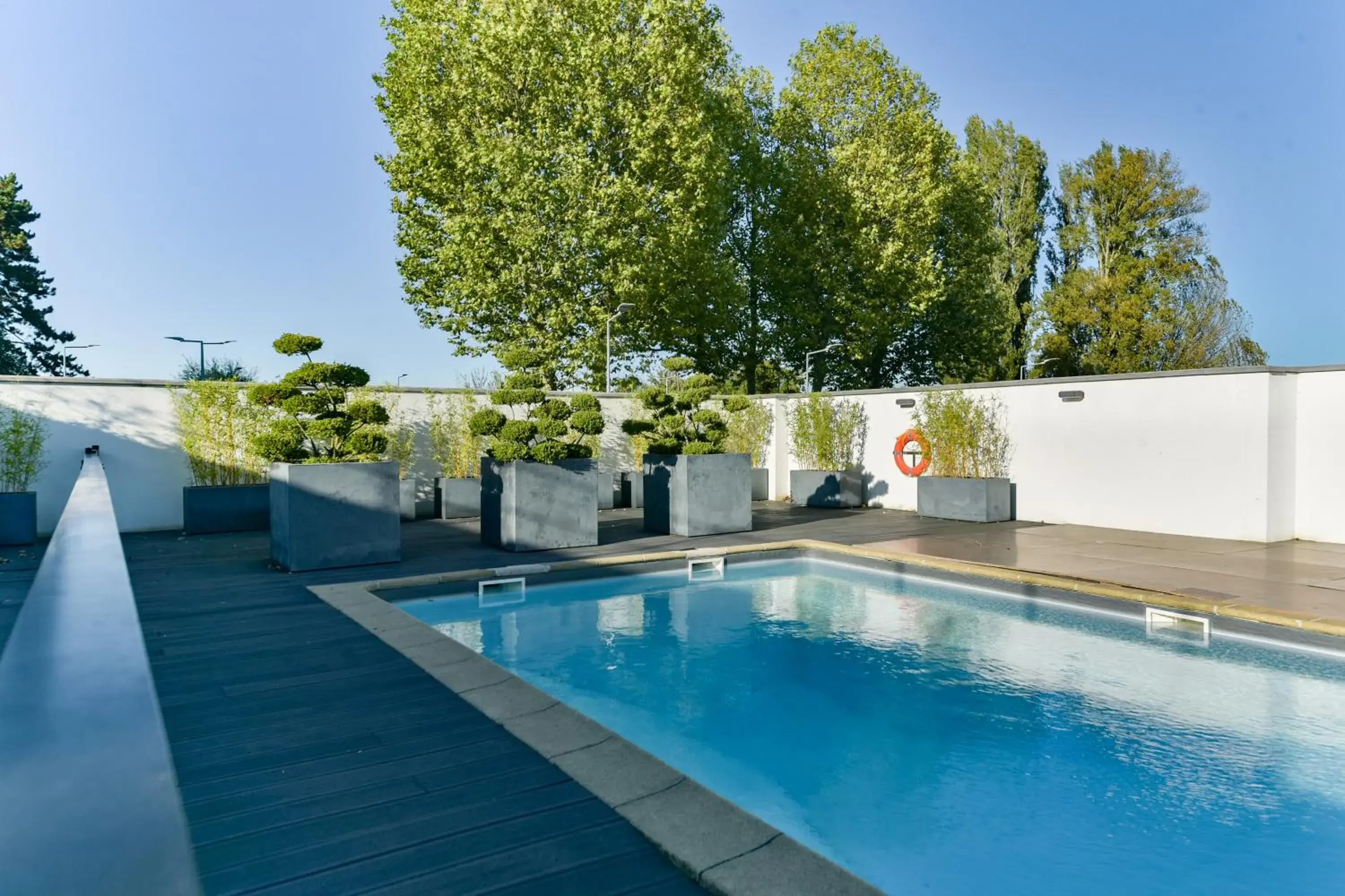 Pool view in Golden Tulip Roissy Saint Witz Pool view in Golden Tulip Roissy Saint Witz
