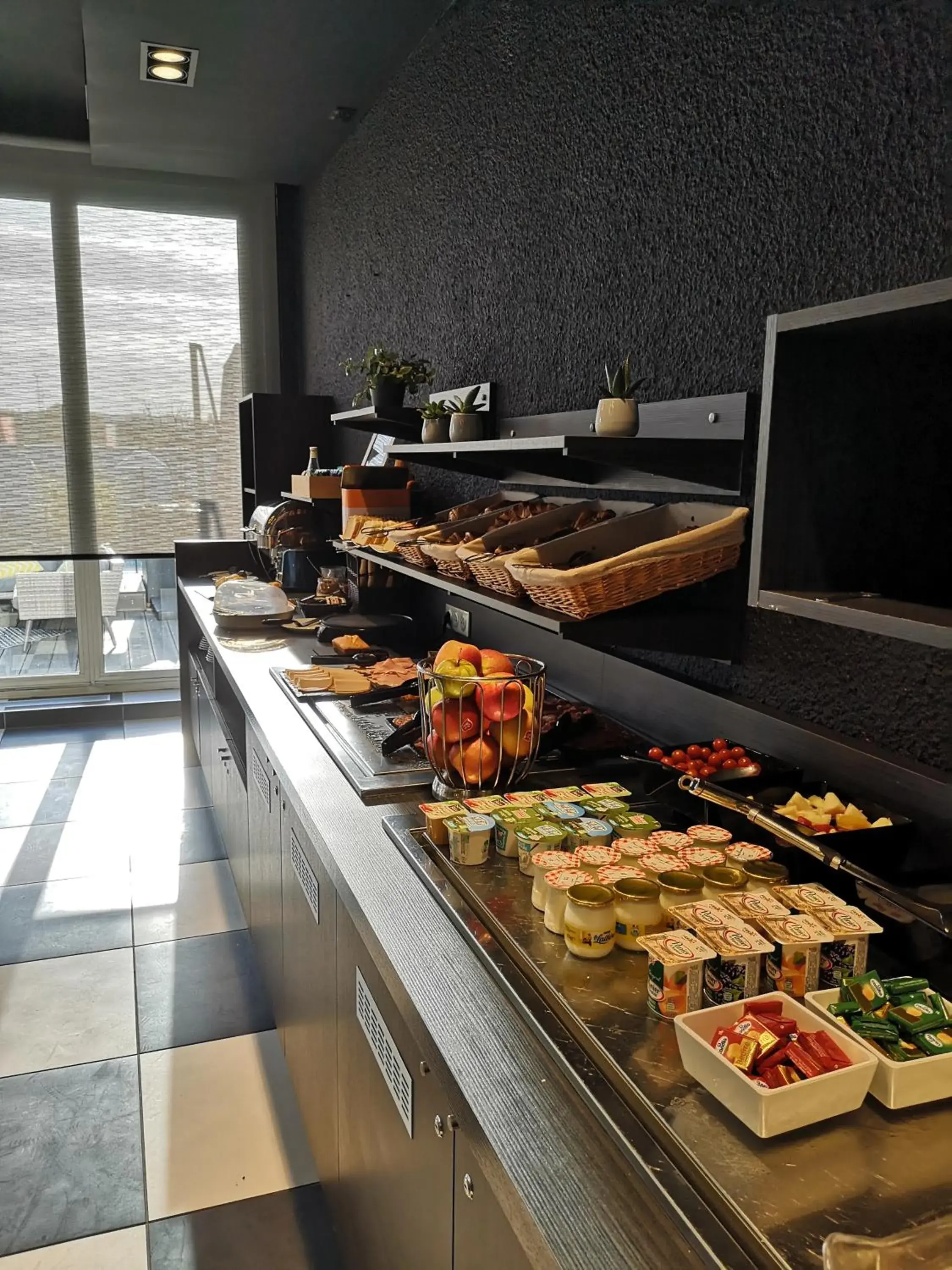 Food and drinks in Golden Tulip Roissy Saint Witz Food and drinks in Golden Tulip Roissy Saint Witz