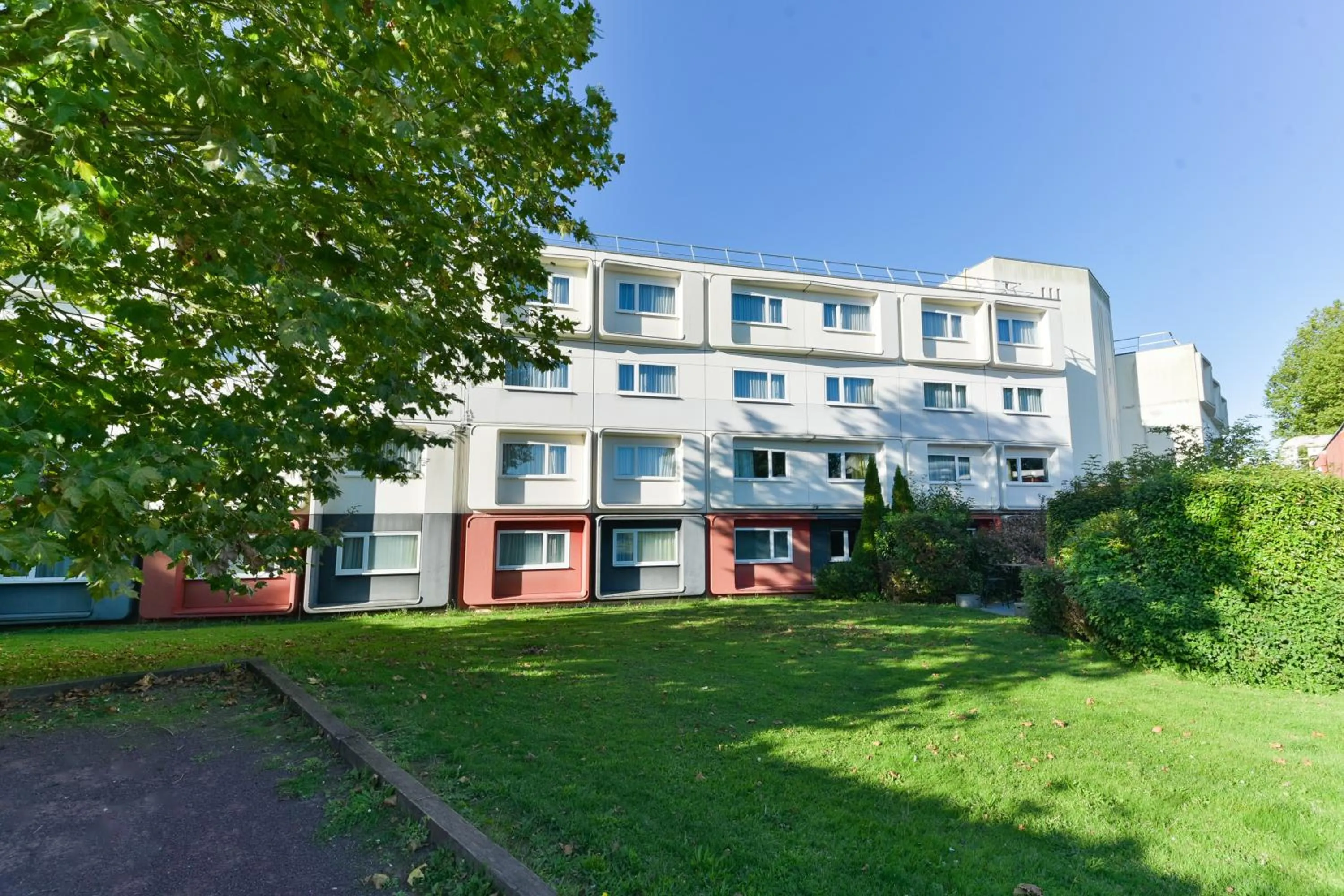 Property building in Golden Tulip Roissy Saint Witz