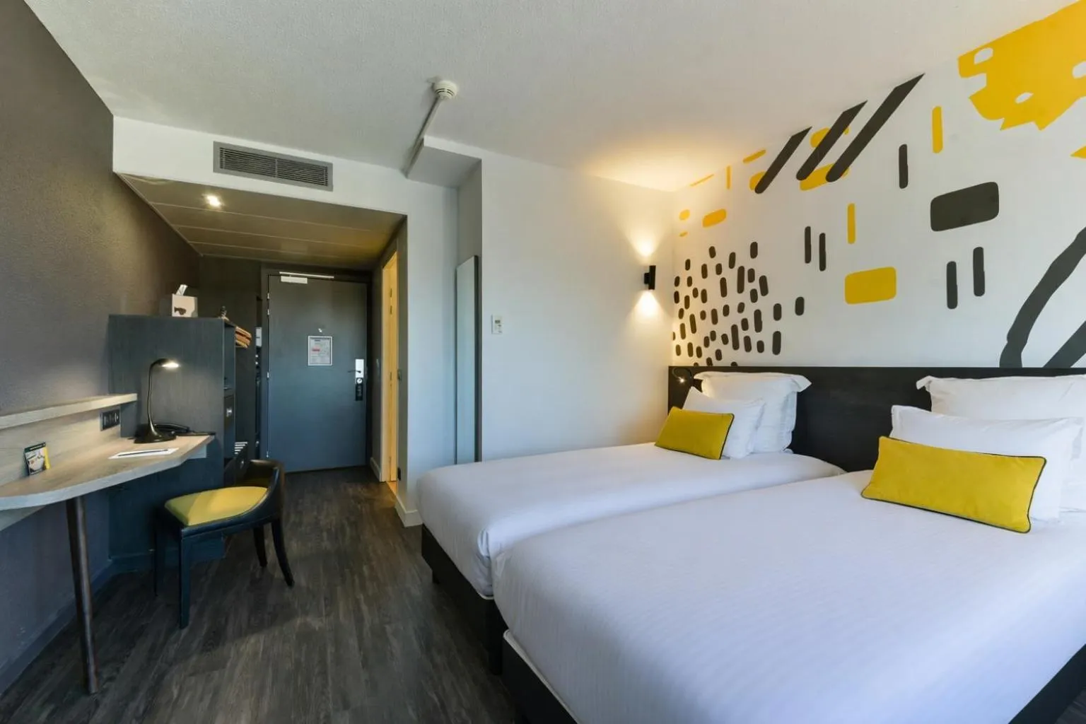 Bed in Golden Tulip Roissy Saint Witz