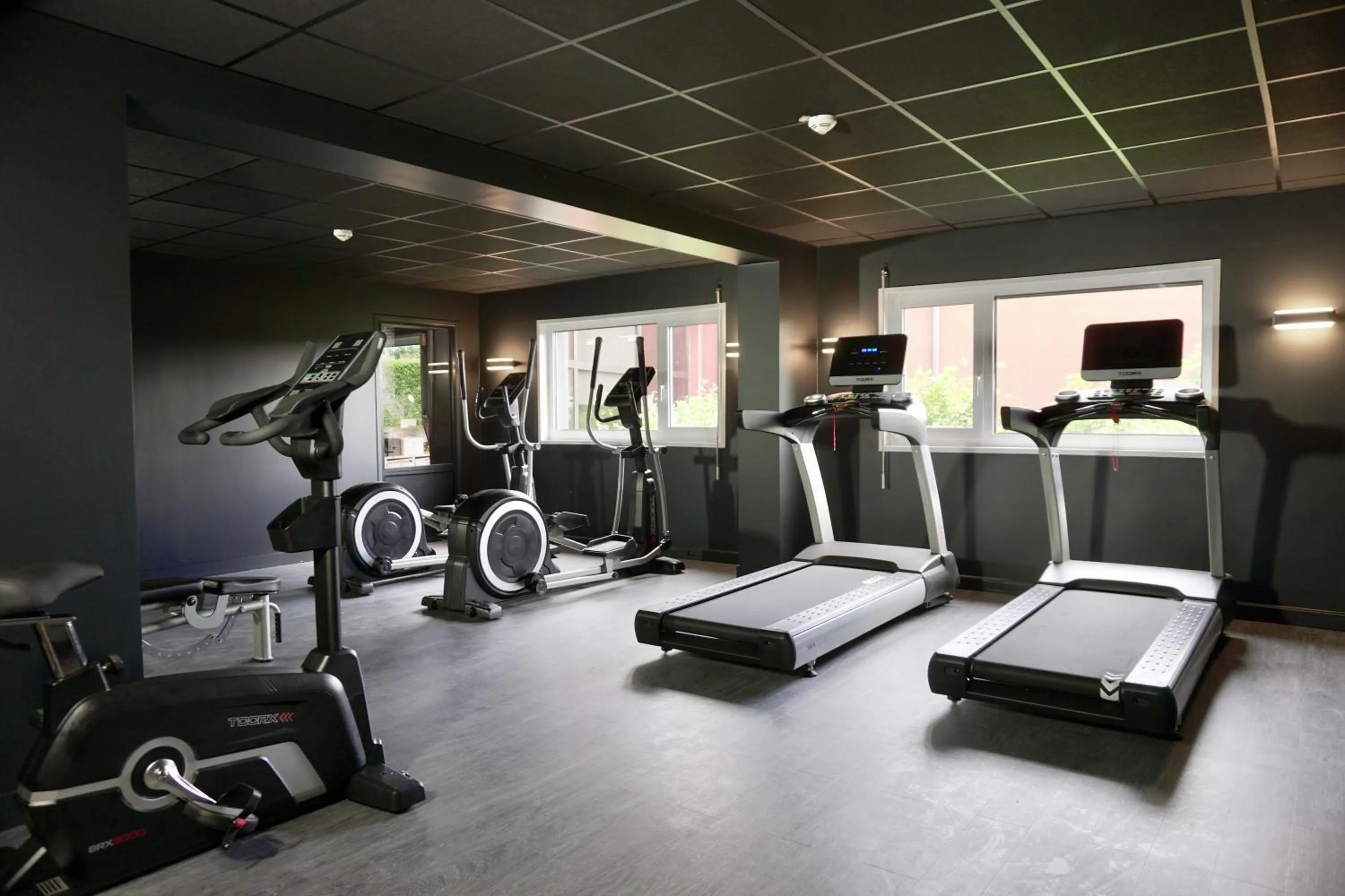 Fitness centre/facilities in Golden Tulip Roissy Saint Witz