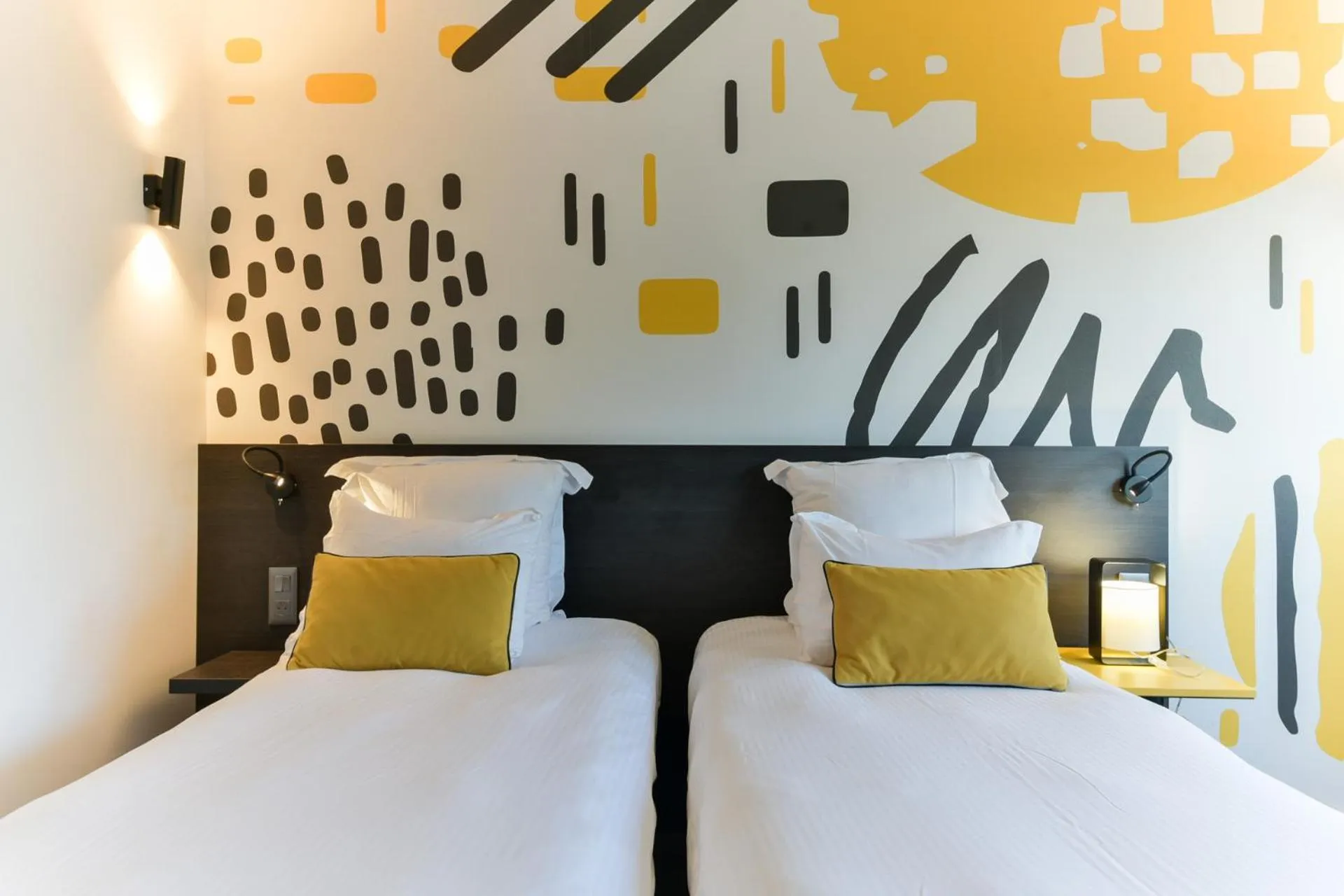 Bed in Golden Tulip Roissy Saint Witz