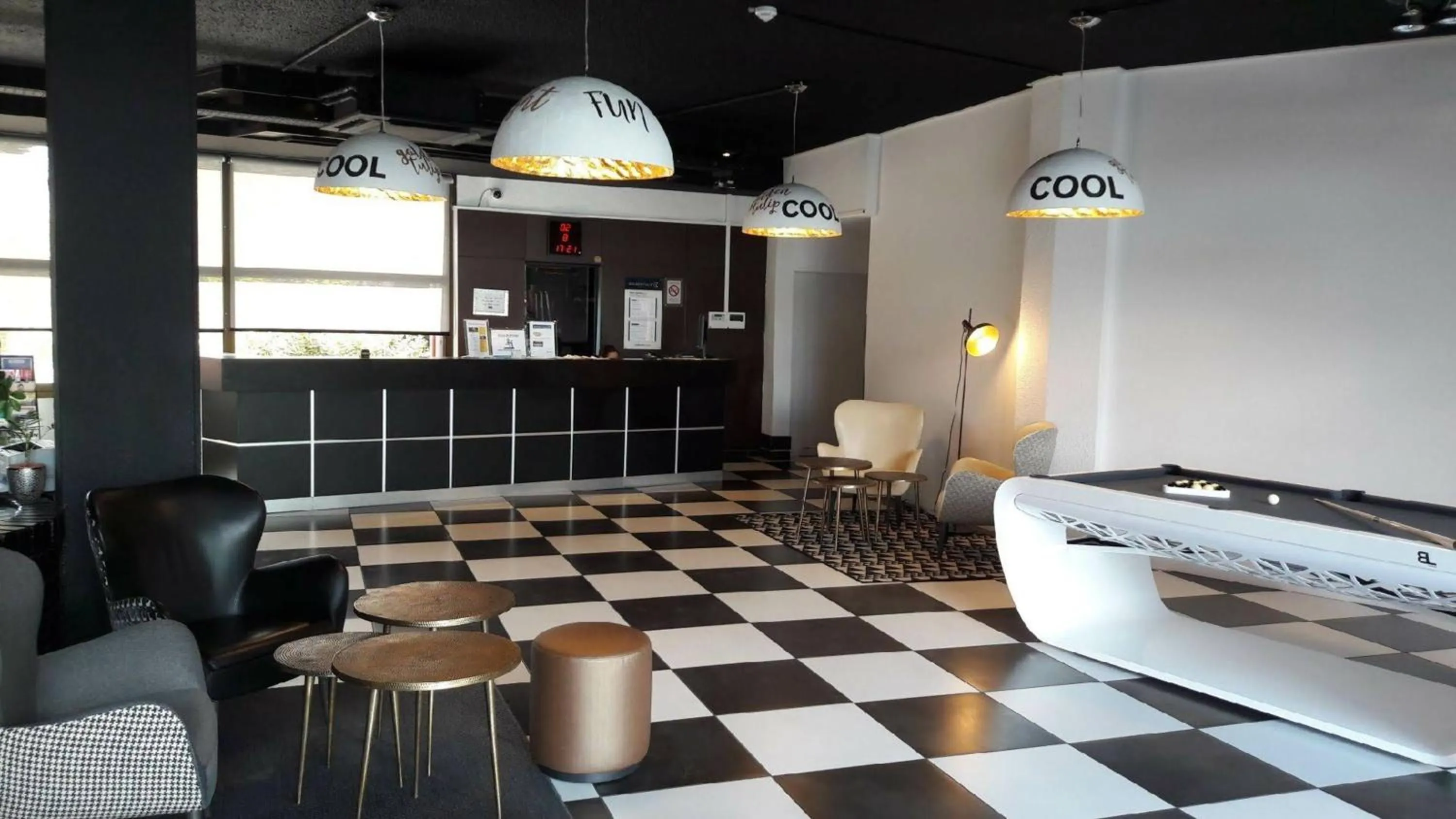 Billiard in Golden Tulip Roissy Saint Witz