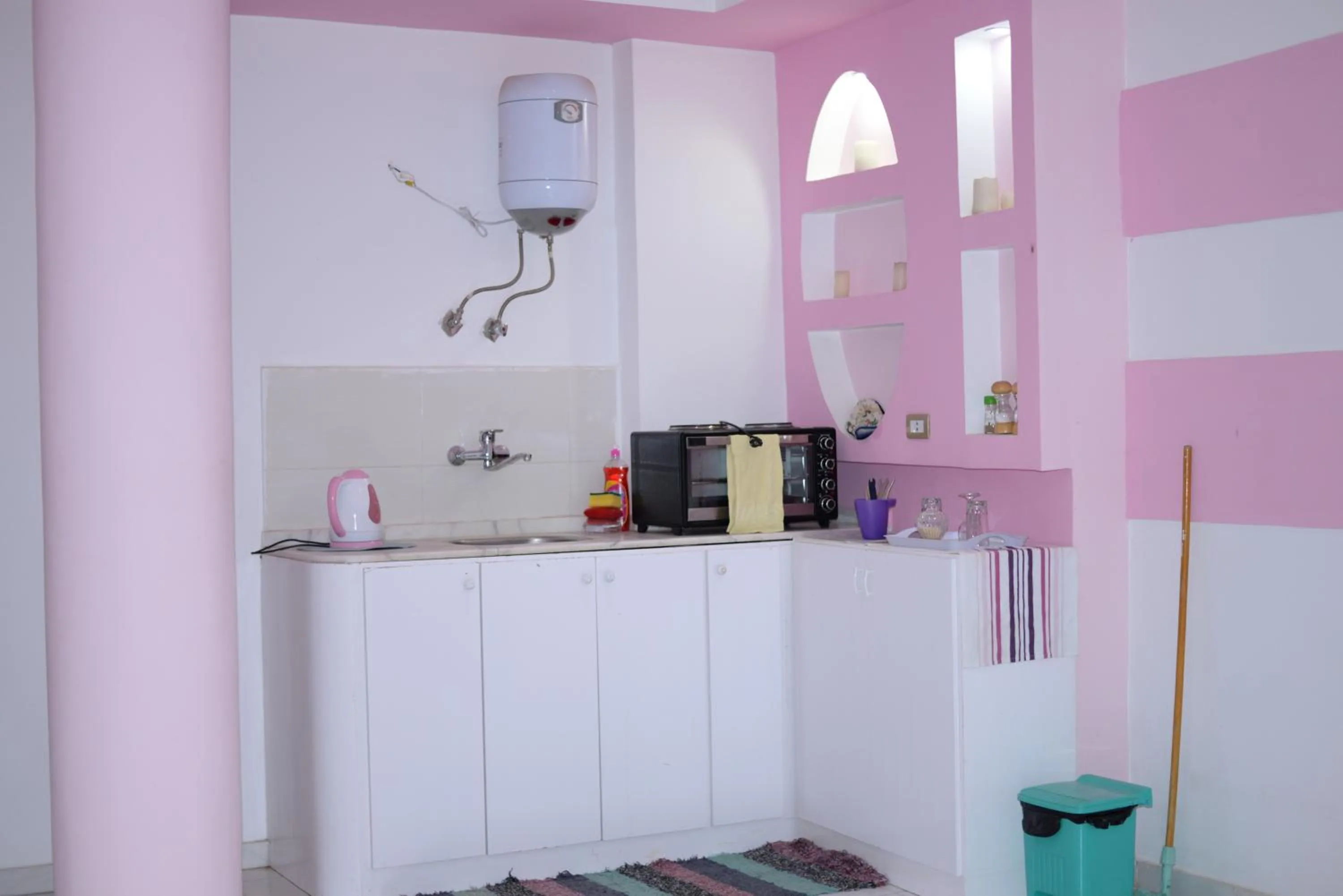 Kitchen or kitchenette in Spring Hotel Luxor