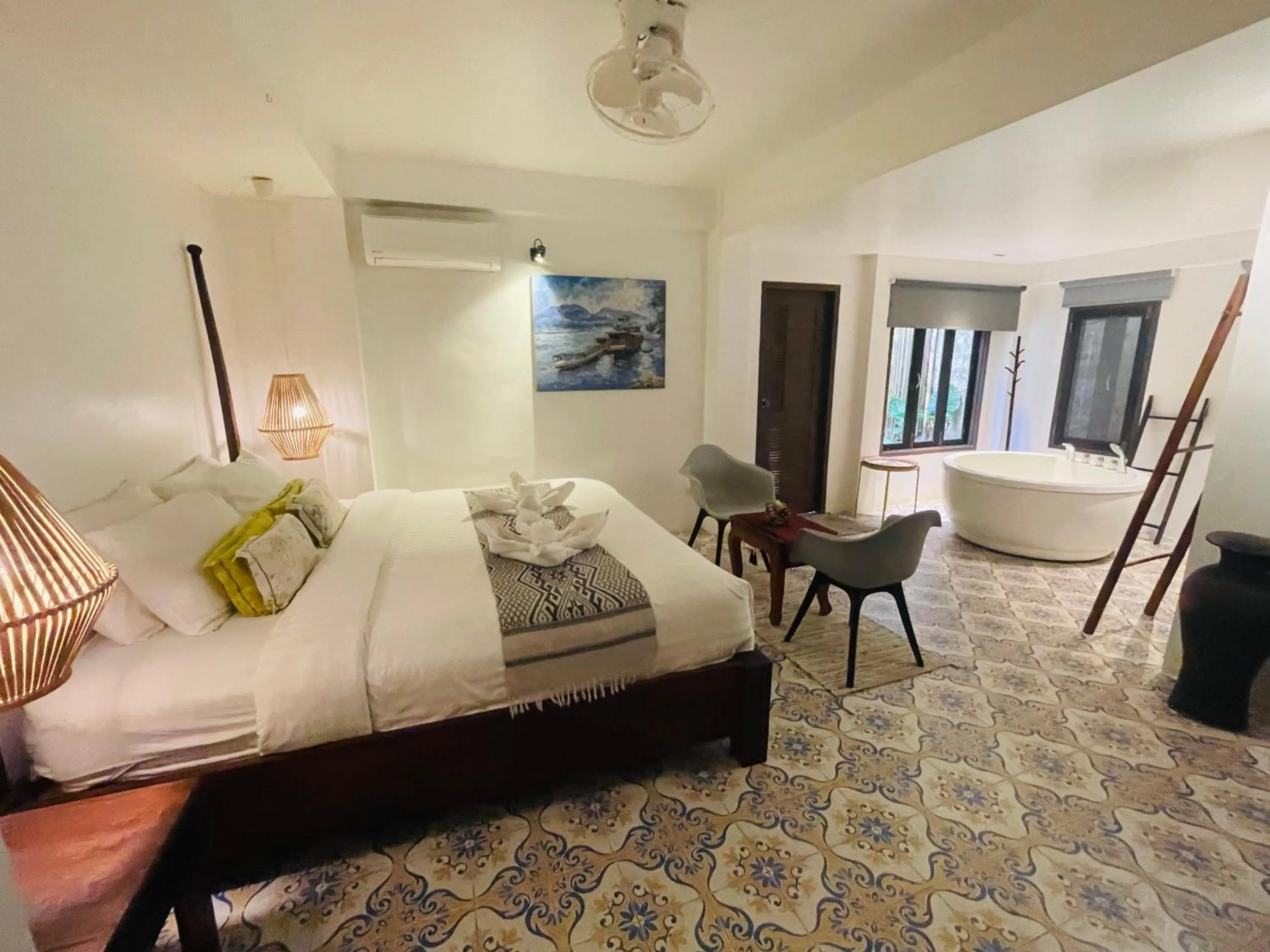 Bed in Moonlight Champa Riverview