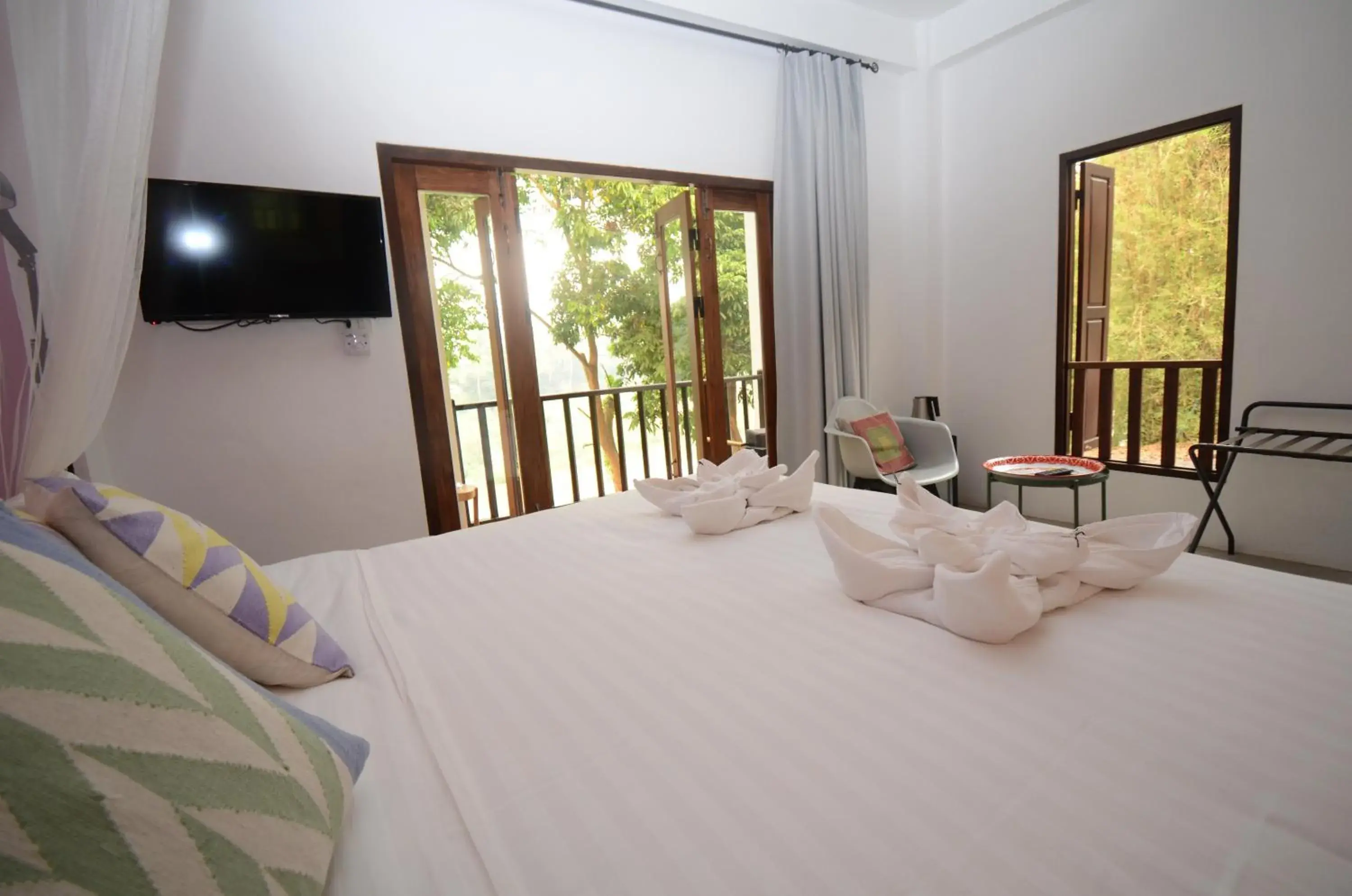 King Room with River View in Moonlight Champa Riverview King Room with River View in Moonlight Champa Riverview