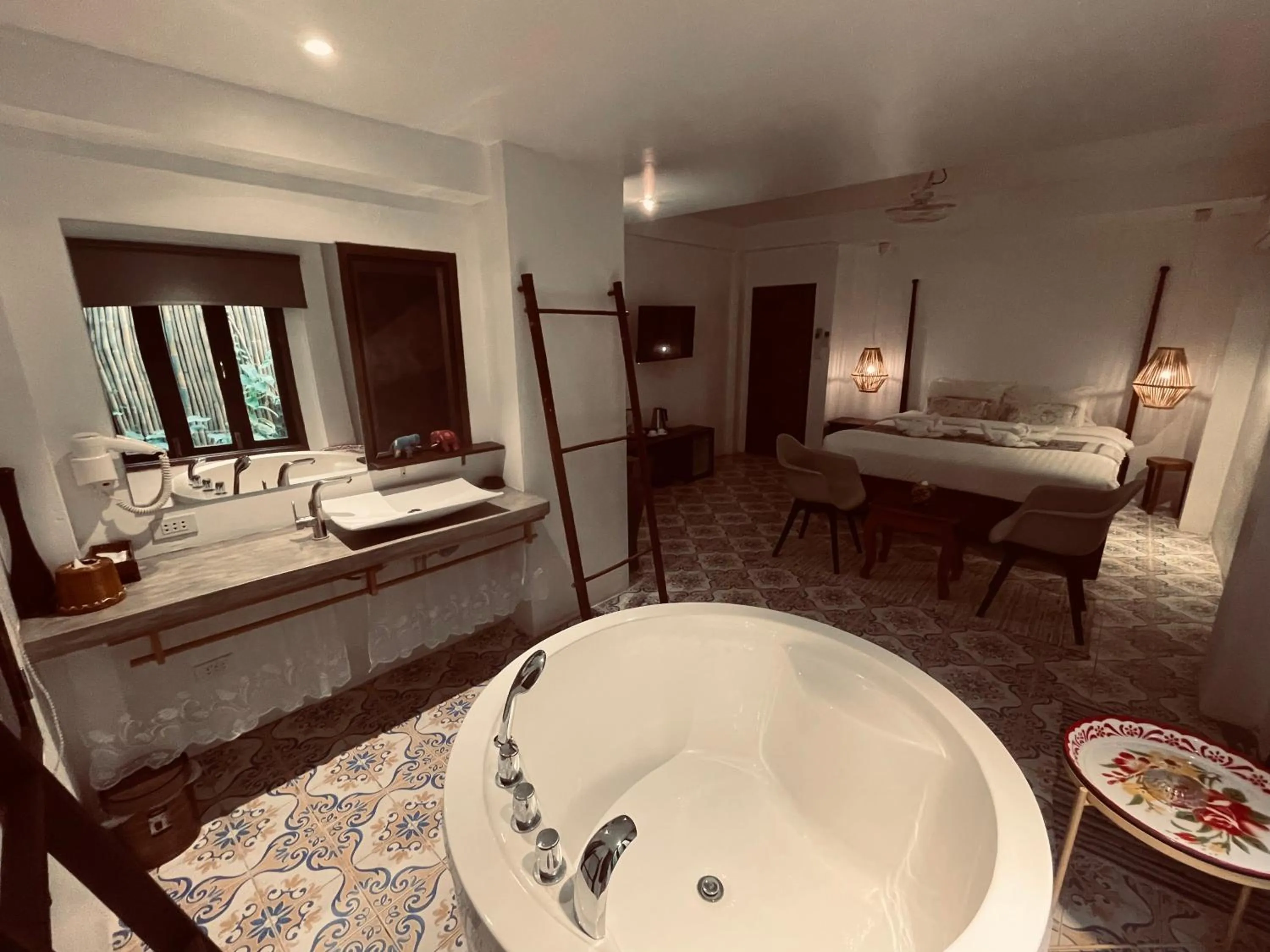 Bed in Moonlight Champa Riverview