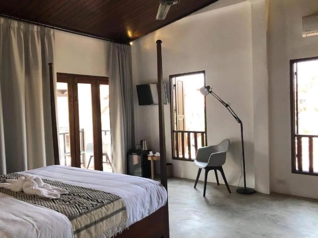 Bed in Moonlight Champa Riverview