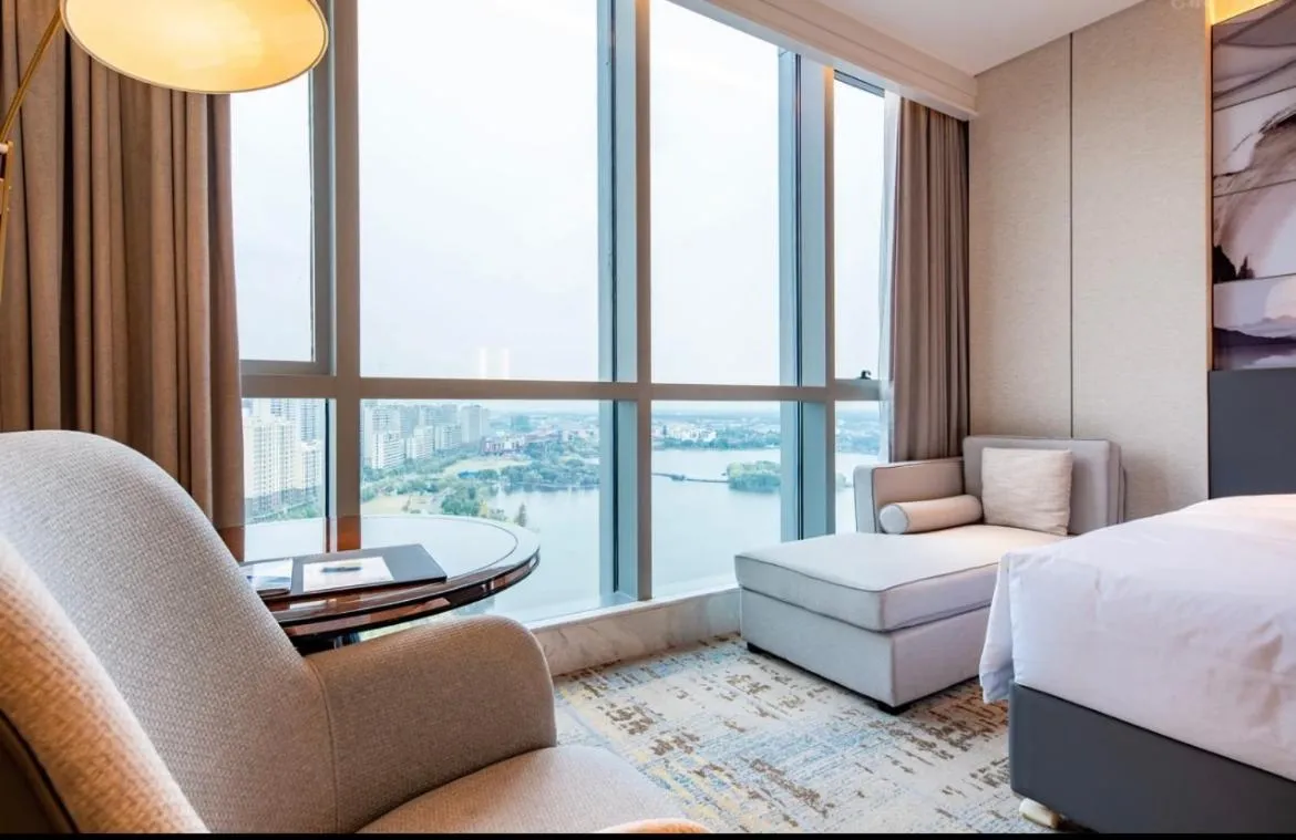 Bed in Wyndham Grand Suzhou Fenhu