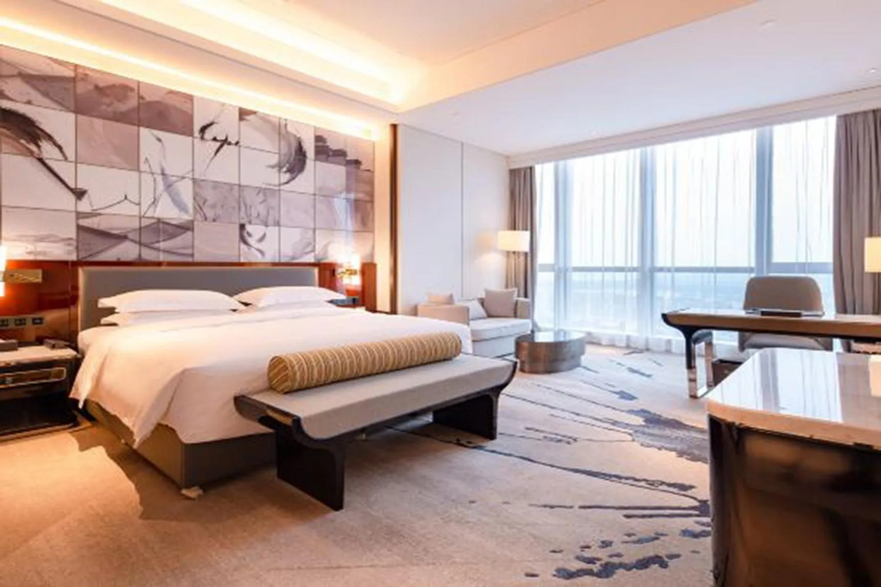 Photo of the whole room, Bed in Wyndham Grand Suzhou Fenhu