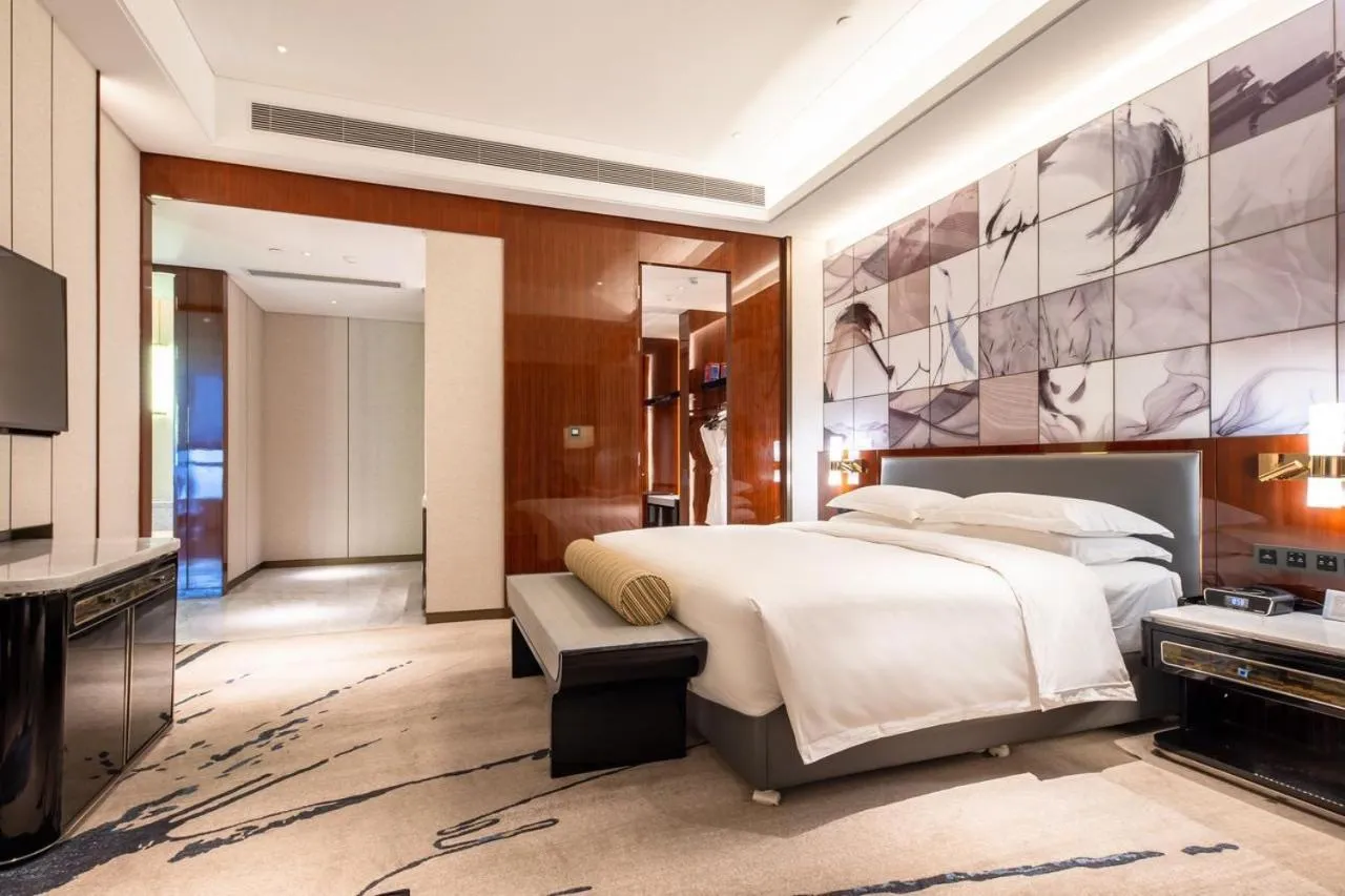 Bed in Wyndham Grand Suzhou Fenhu