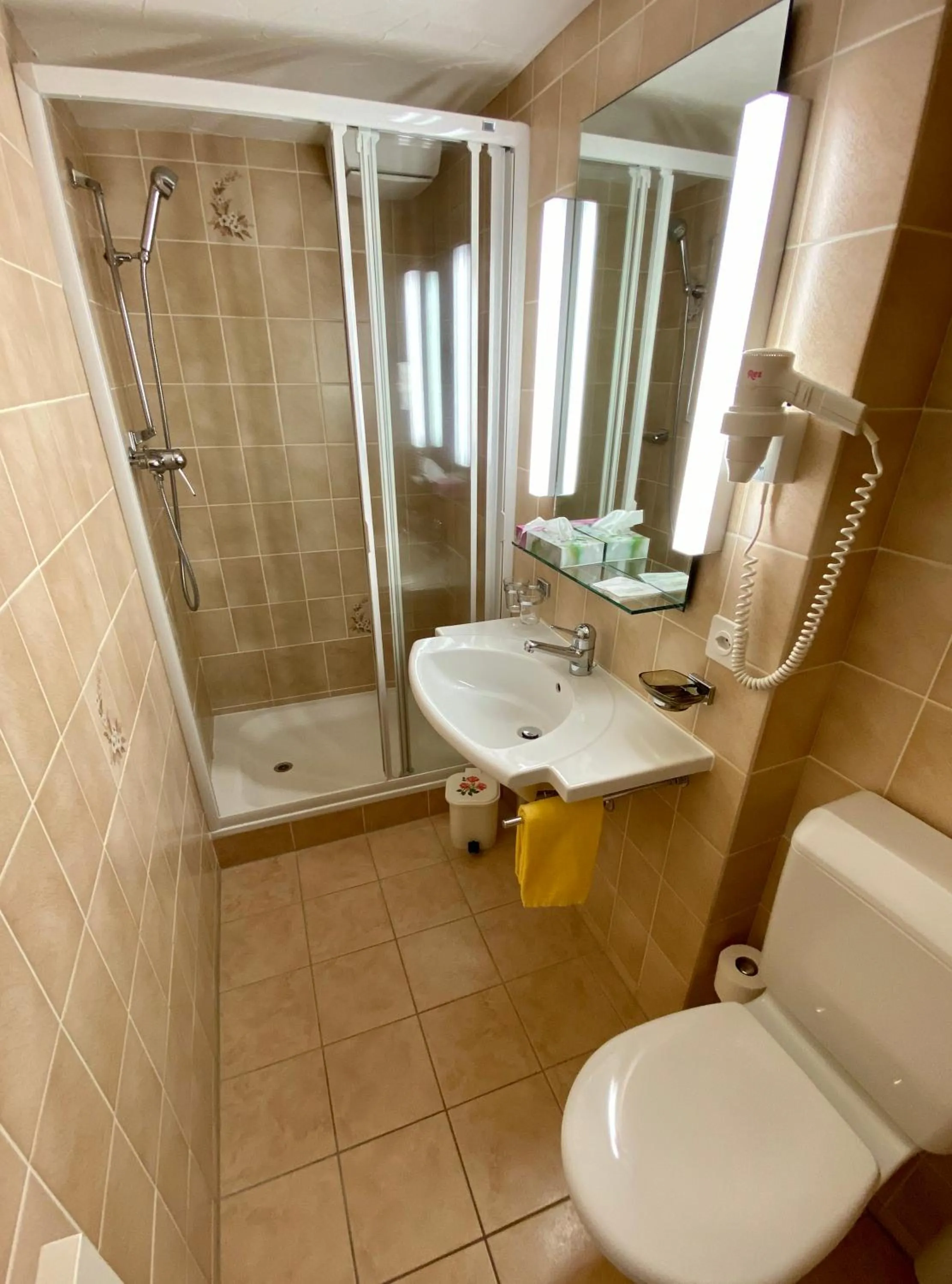 Bathroom in Hotel Portjengrat