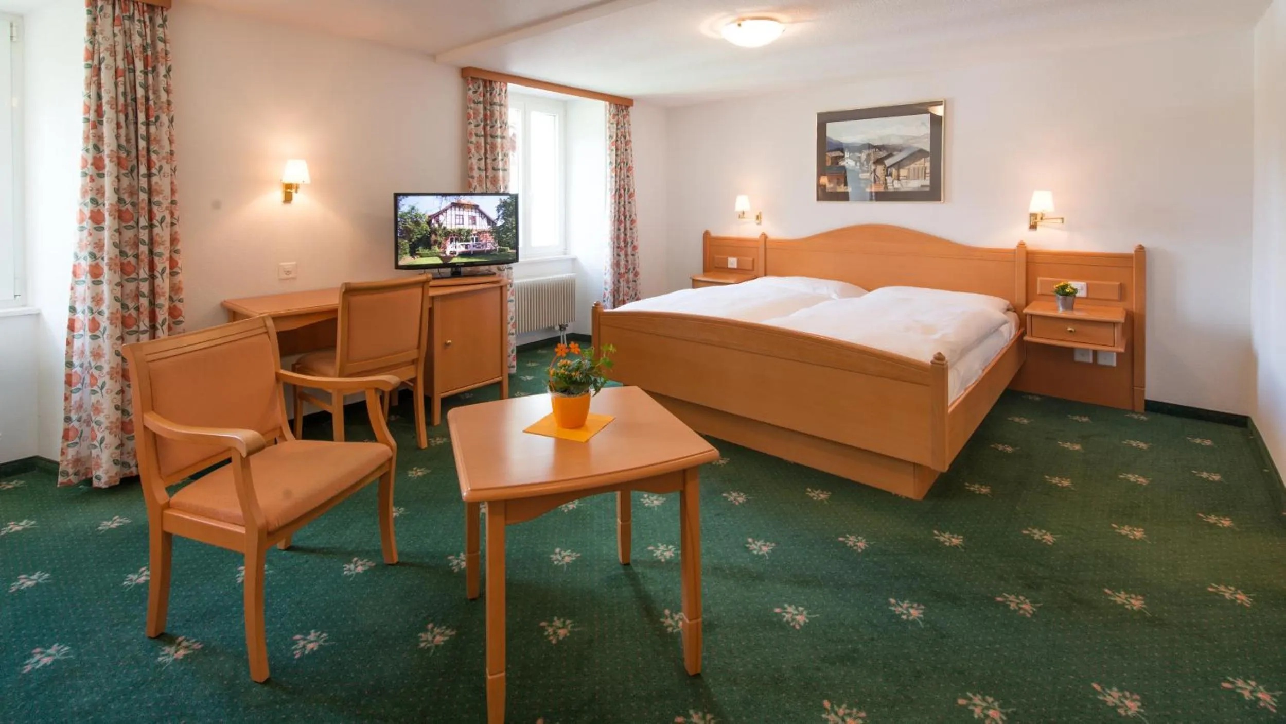 Photo of the whole room, Bed in Hotel Portjengrat