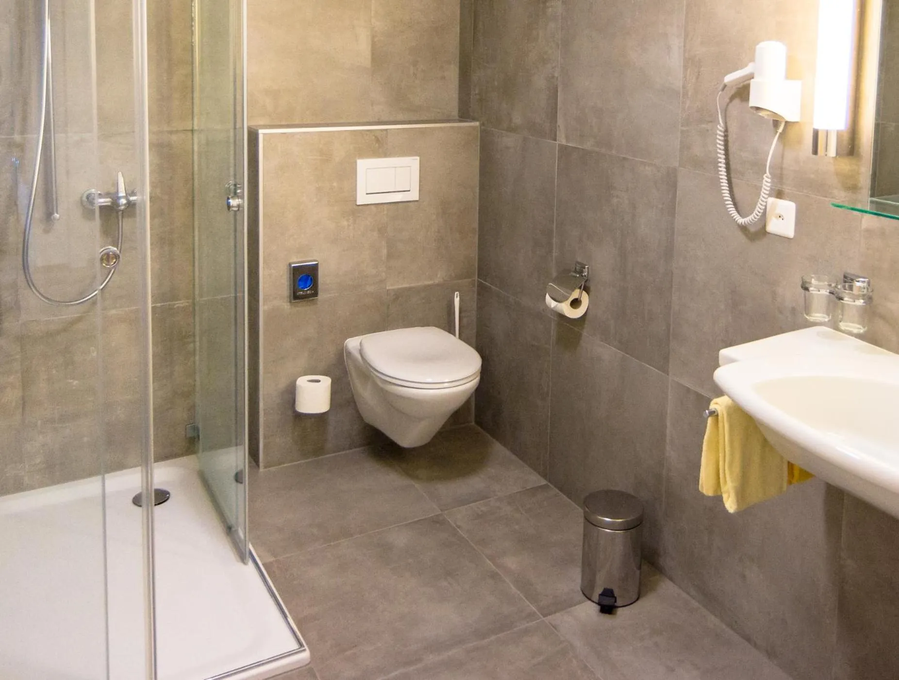 Bathroom in Hotel Portjengrat