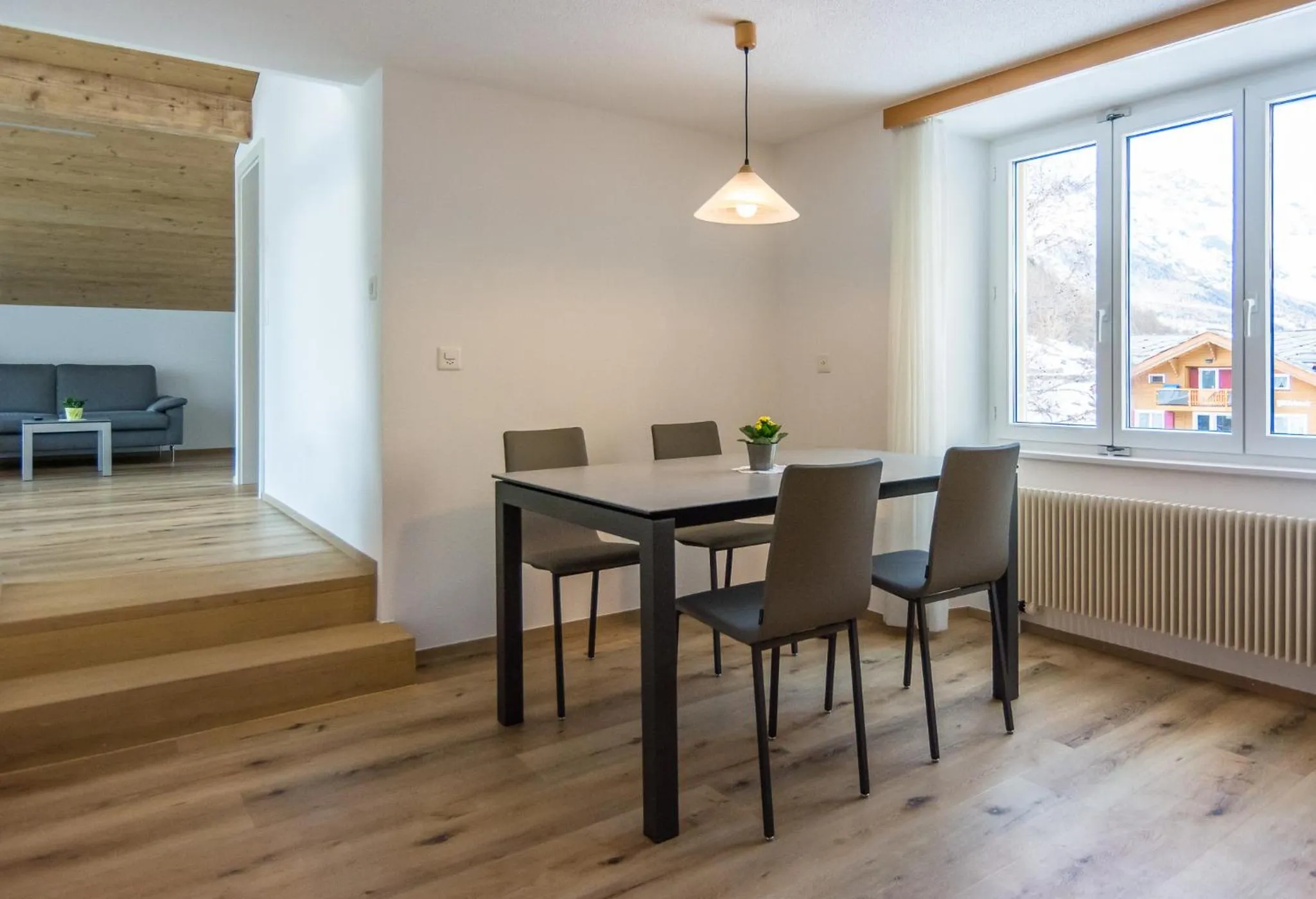Dining area in Hotel Portjengrat