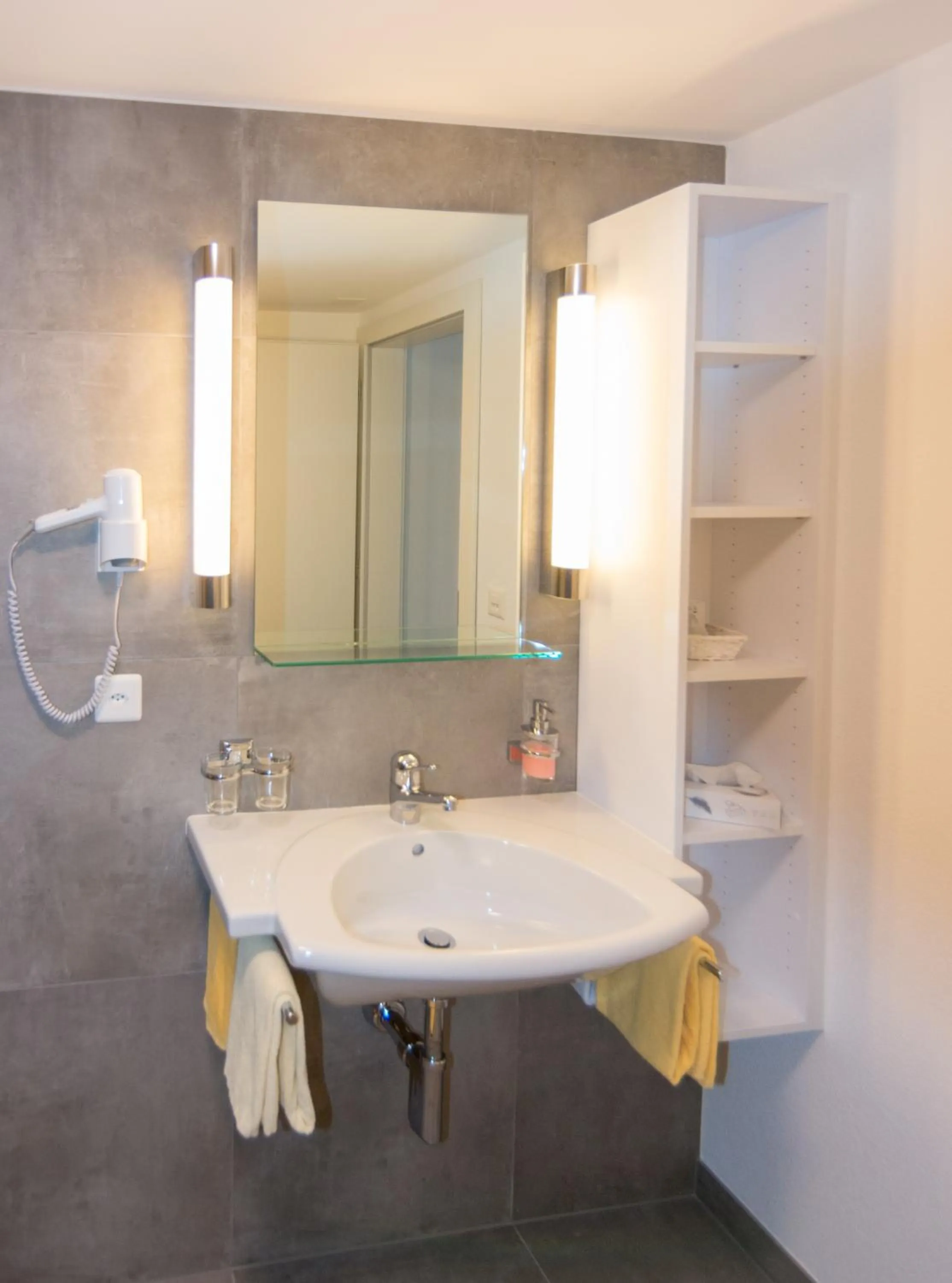 Bathroom in Hotel Portjengrat