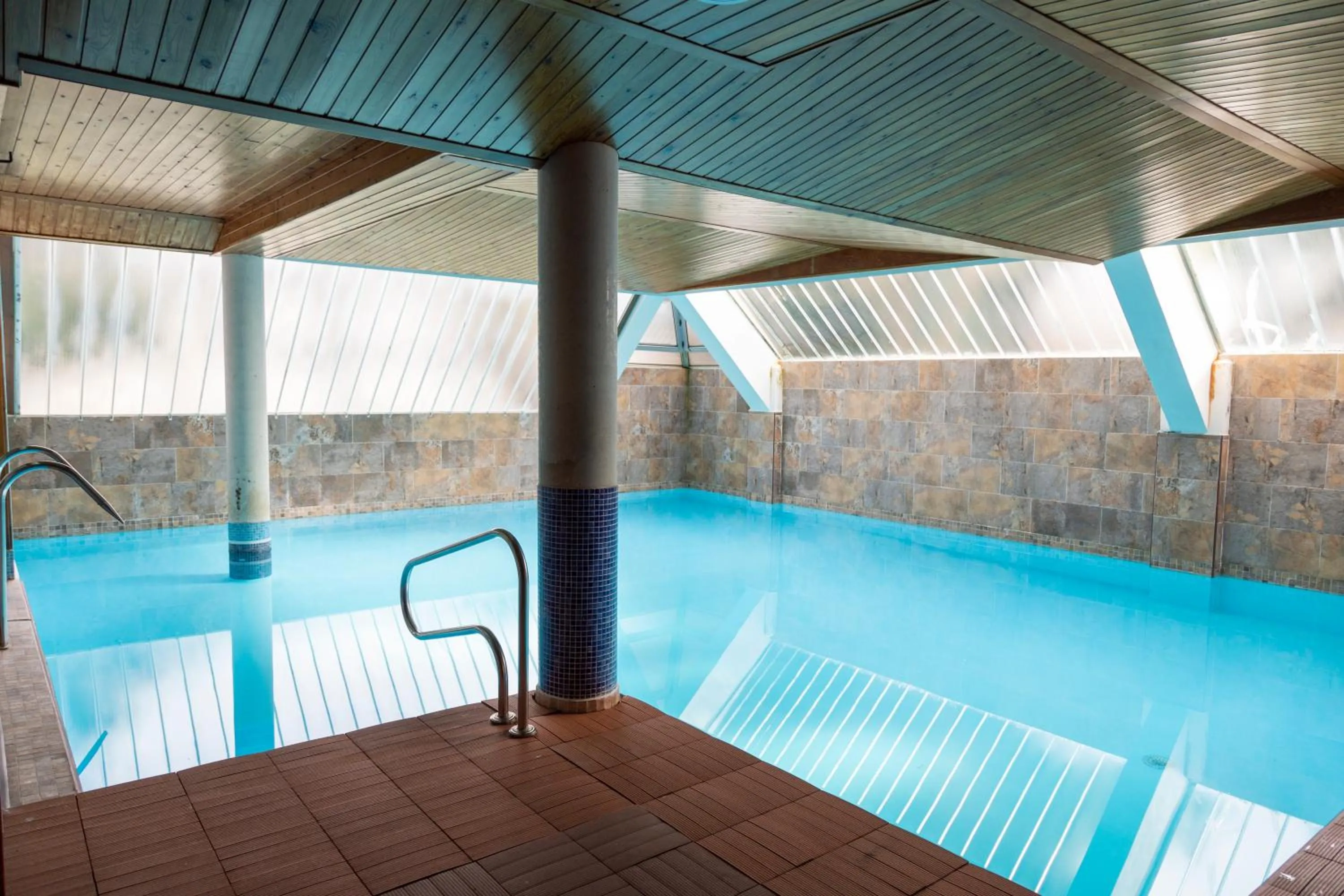 Swimming pool in Hotel Ría de Suances