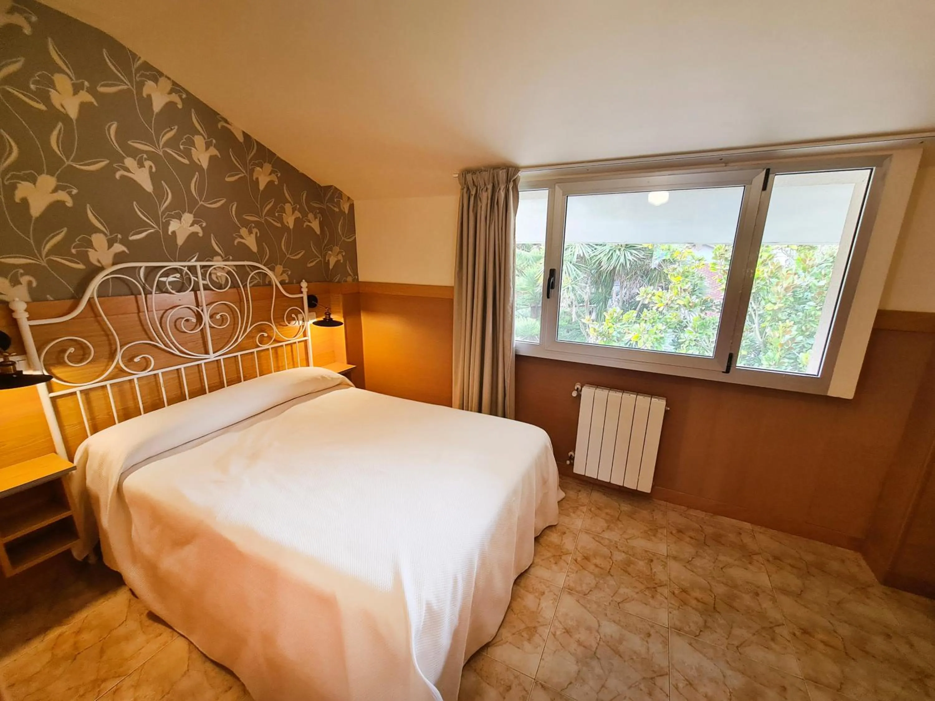 Bed in Hotel Ría de Suances