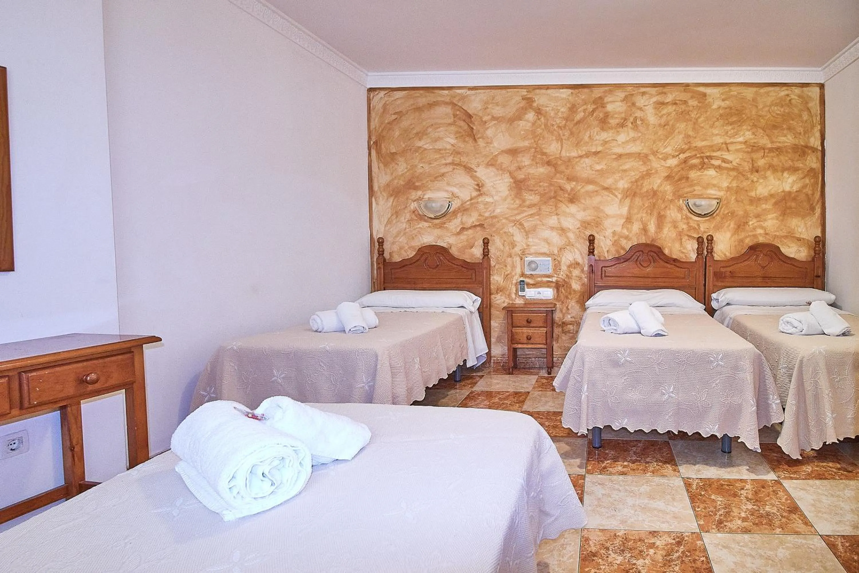 Bedroom, Bed in Hotel Virgen de los Reyes