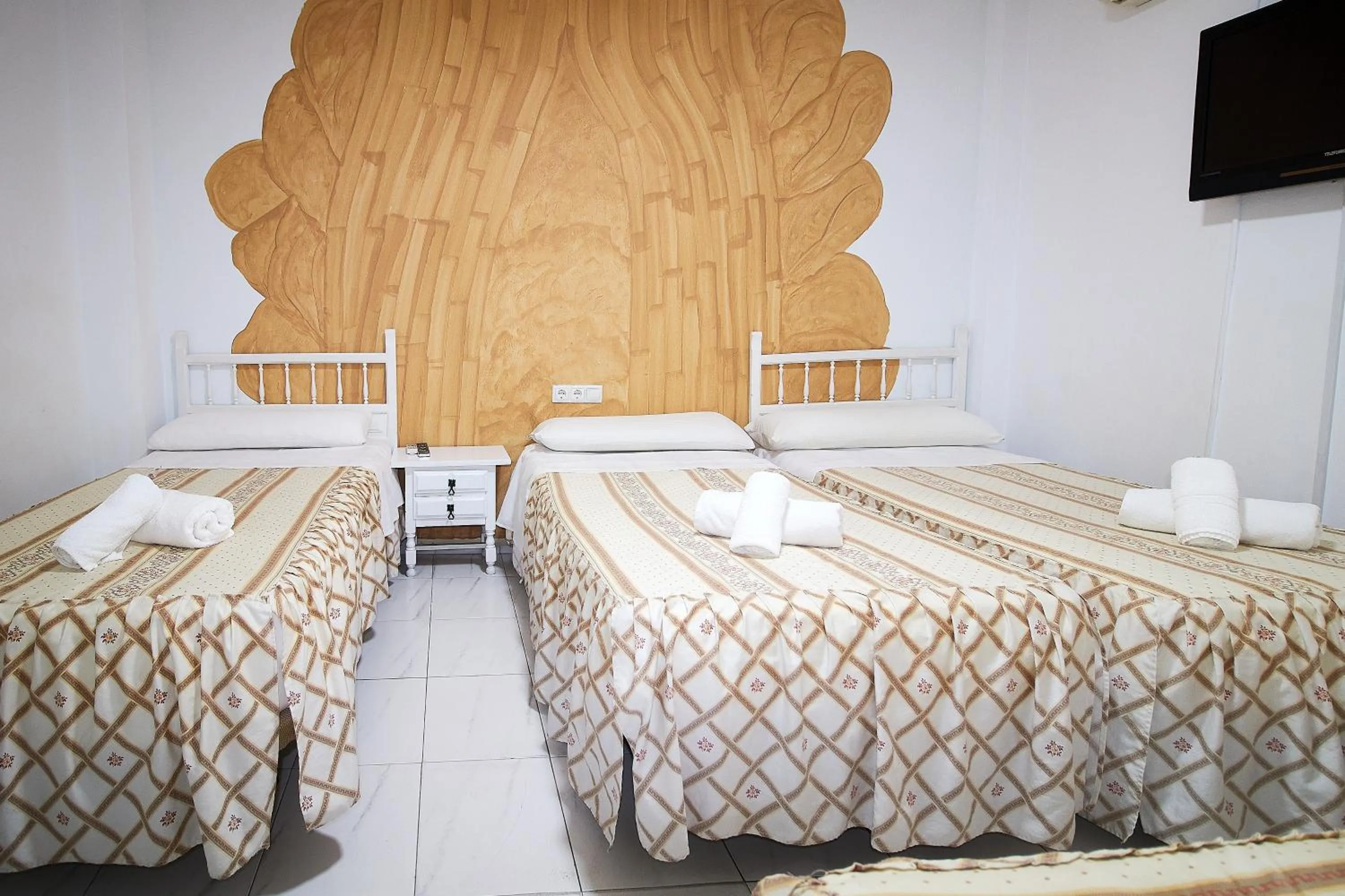 Bedroom, Bed in Hotel Virgen de los Reyes