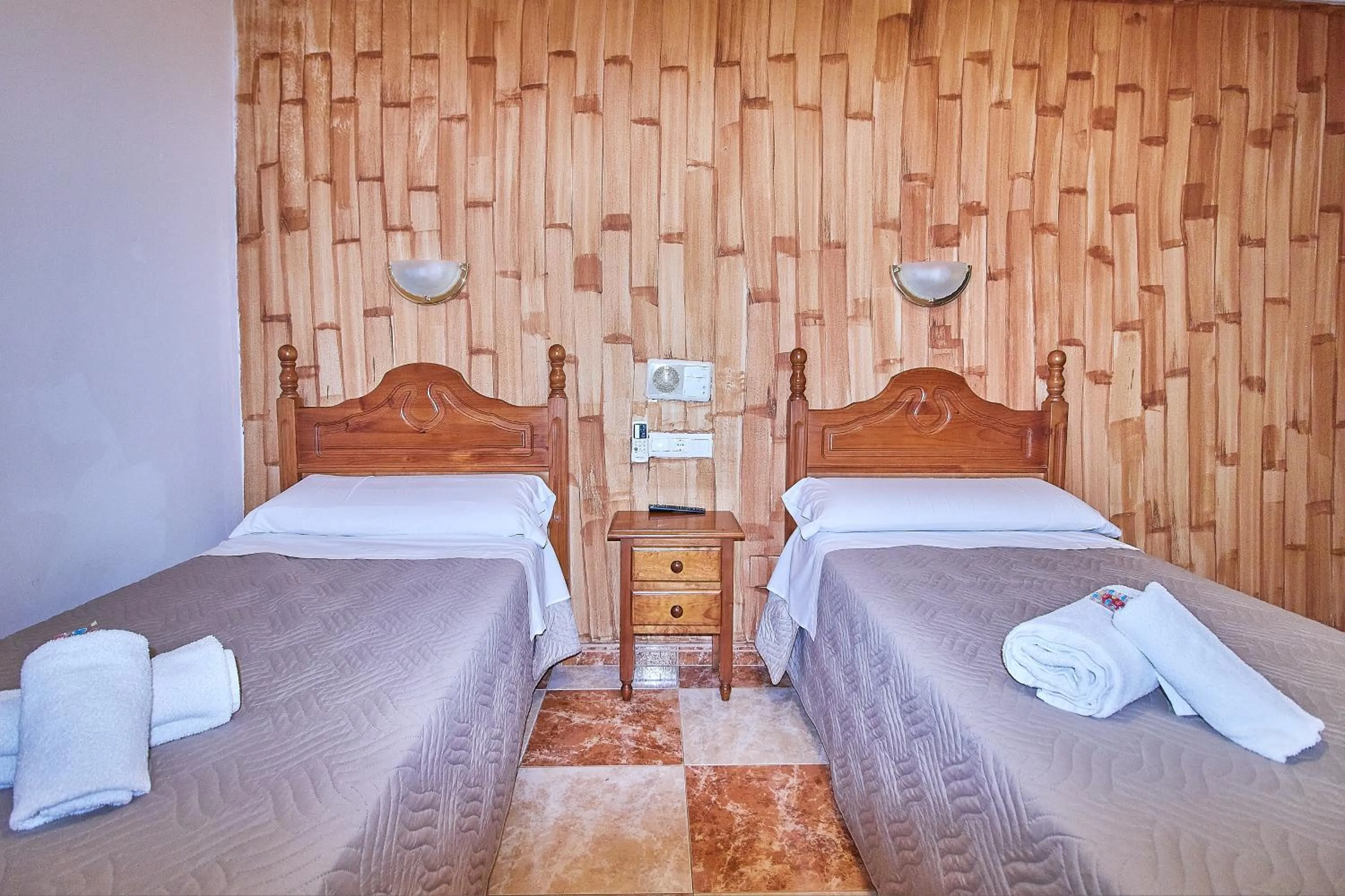 Bedroom, Bed in Hotel Virgen de los Reyes