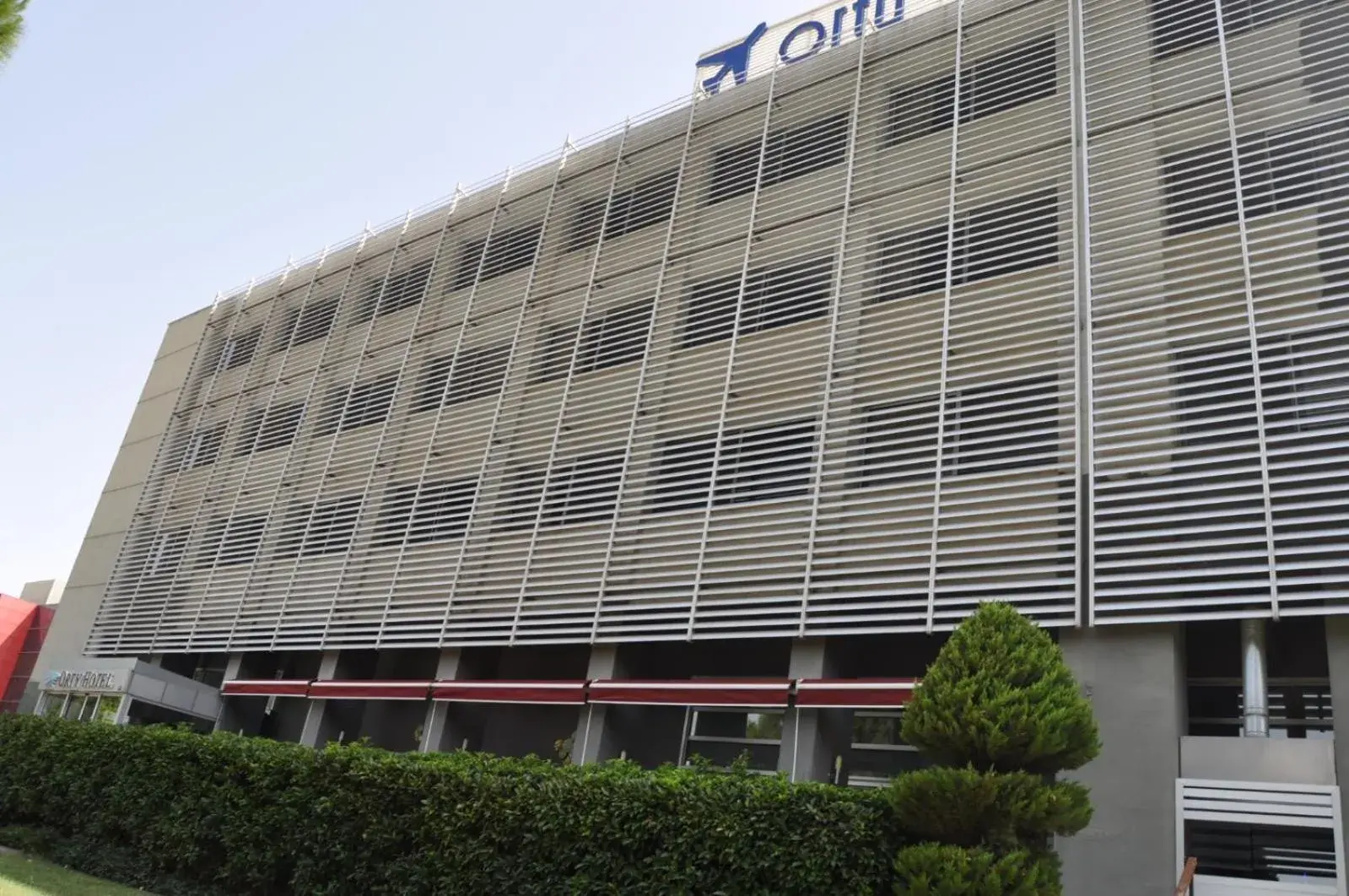 Property building in Orty Airport Hotel Property building in Orty Airport Hotel