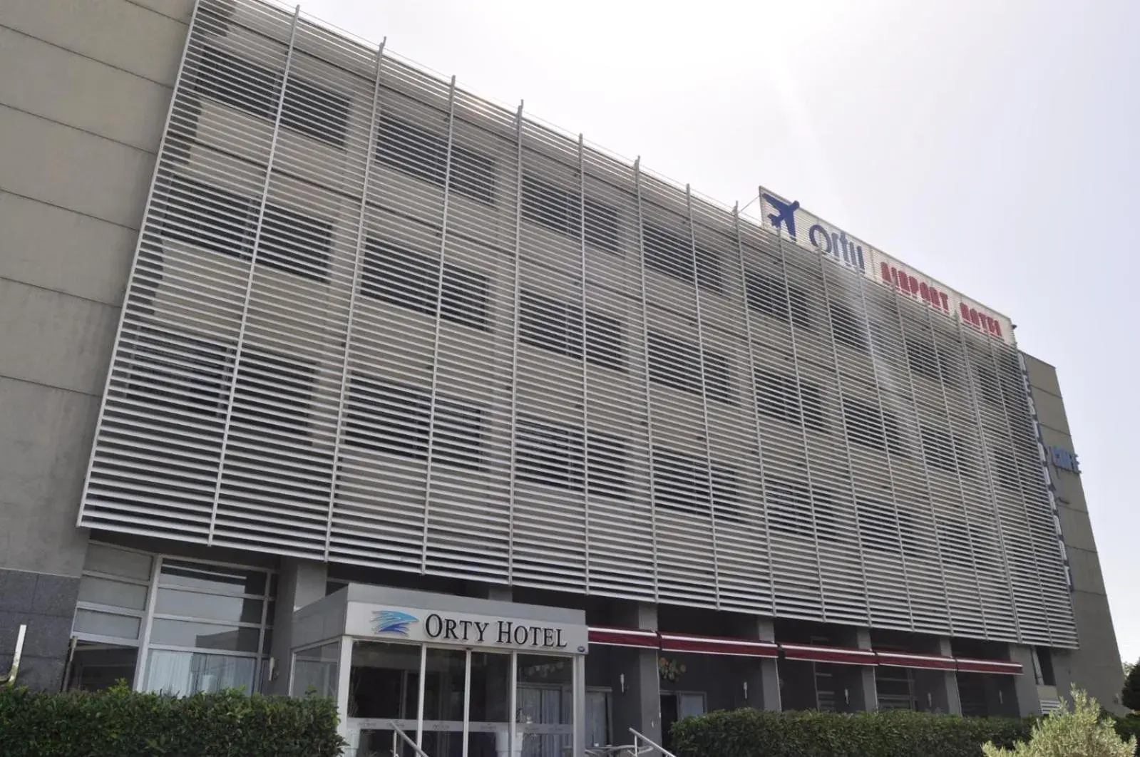 Property building in Orty Airport Hotel Property building in Orty Airport Hotel