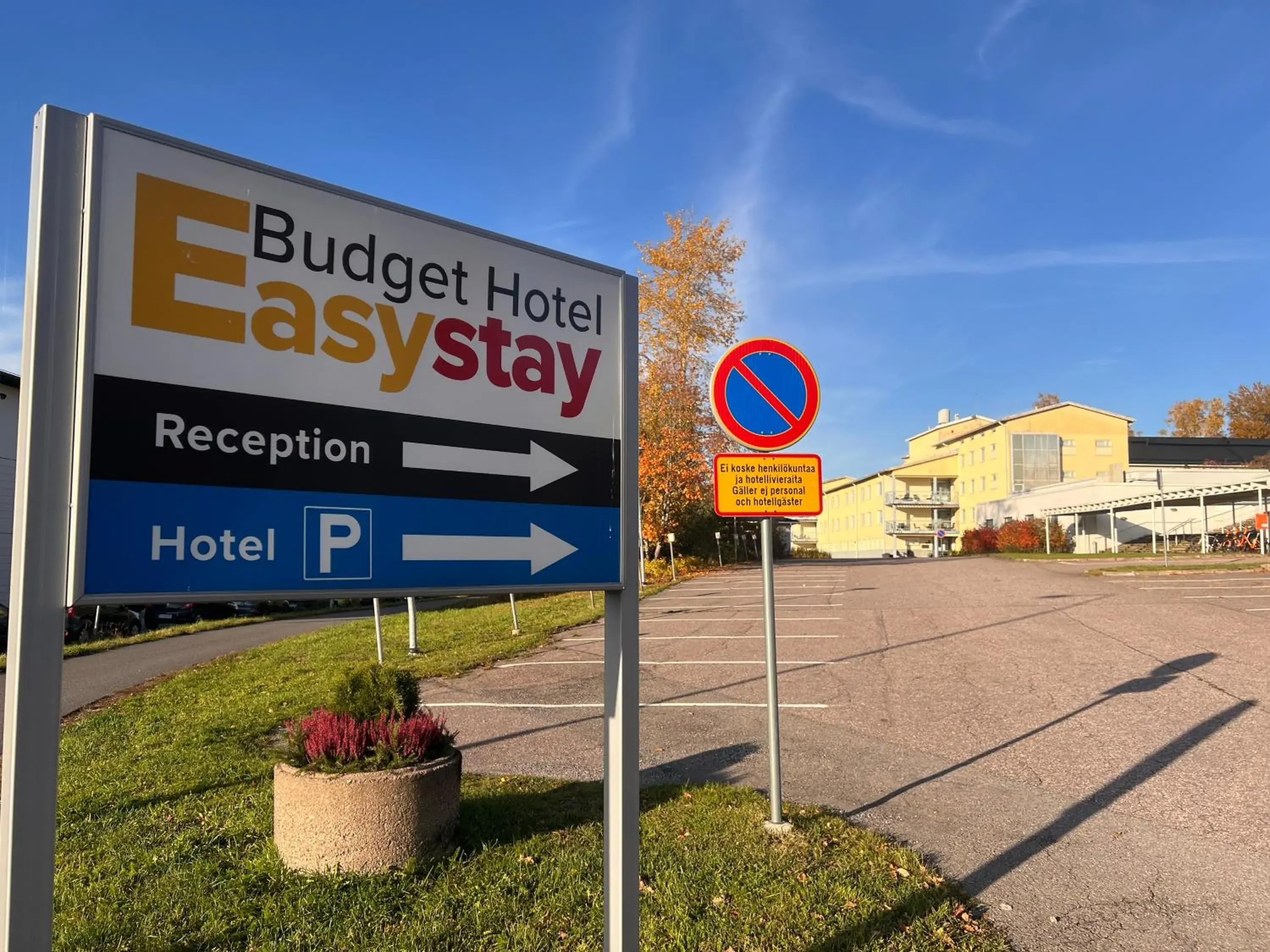 Deluxe Room (2 Adults + 1 Child) in Budget Hotel Easystay Deluxe Room (2 Adults + 1 Child) in Budget Hotel Easystay
