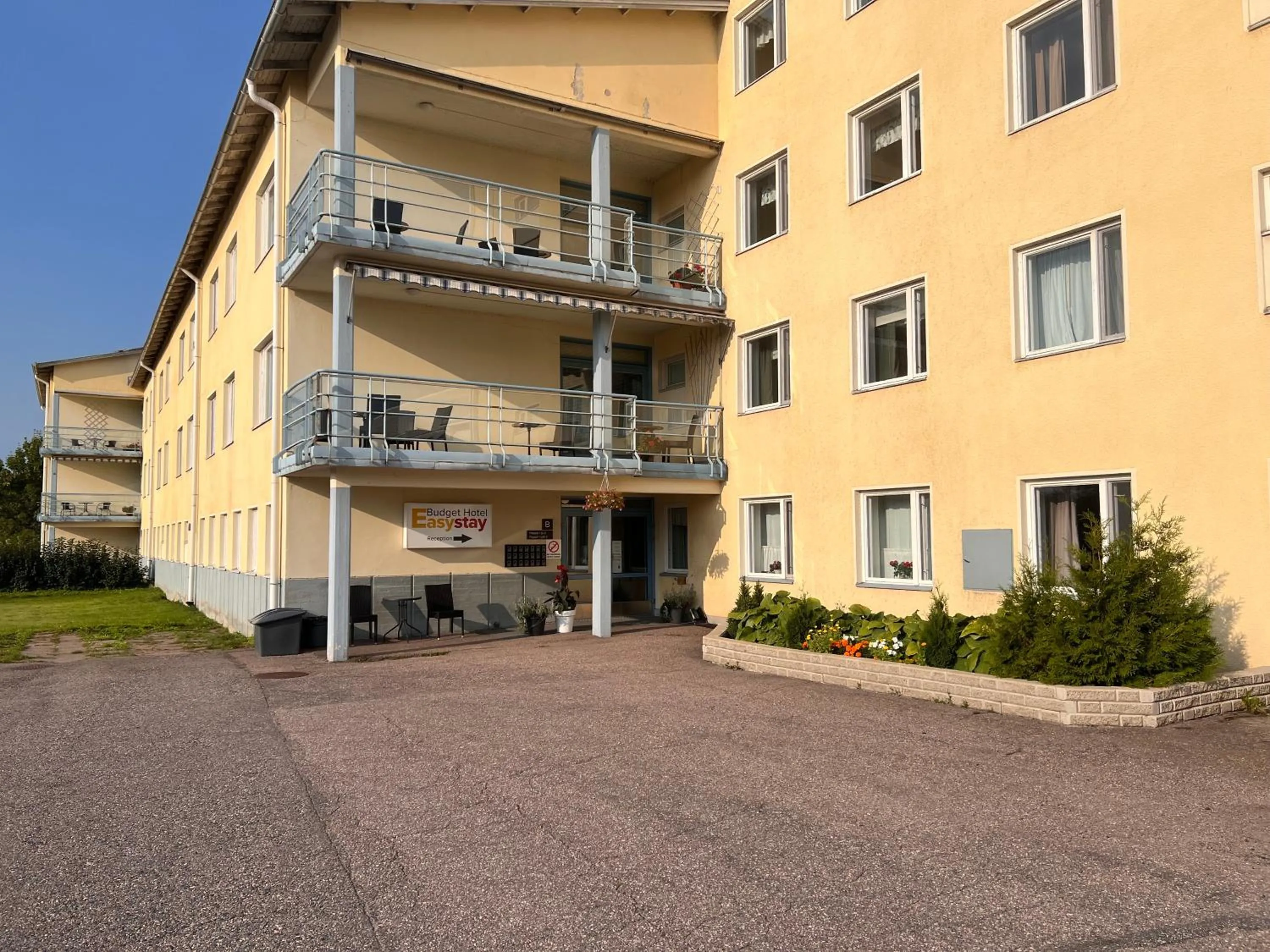 Property building in Budget Hotel Easystay