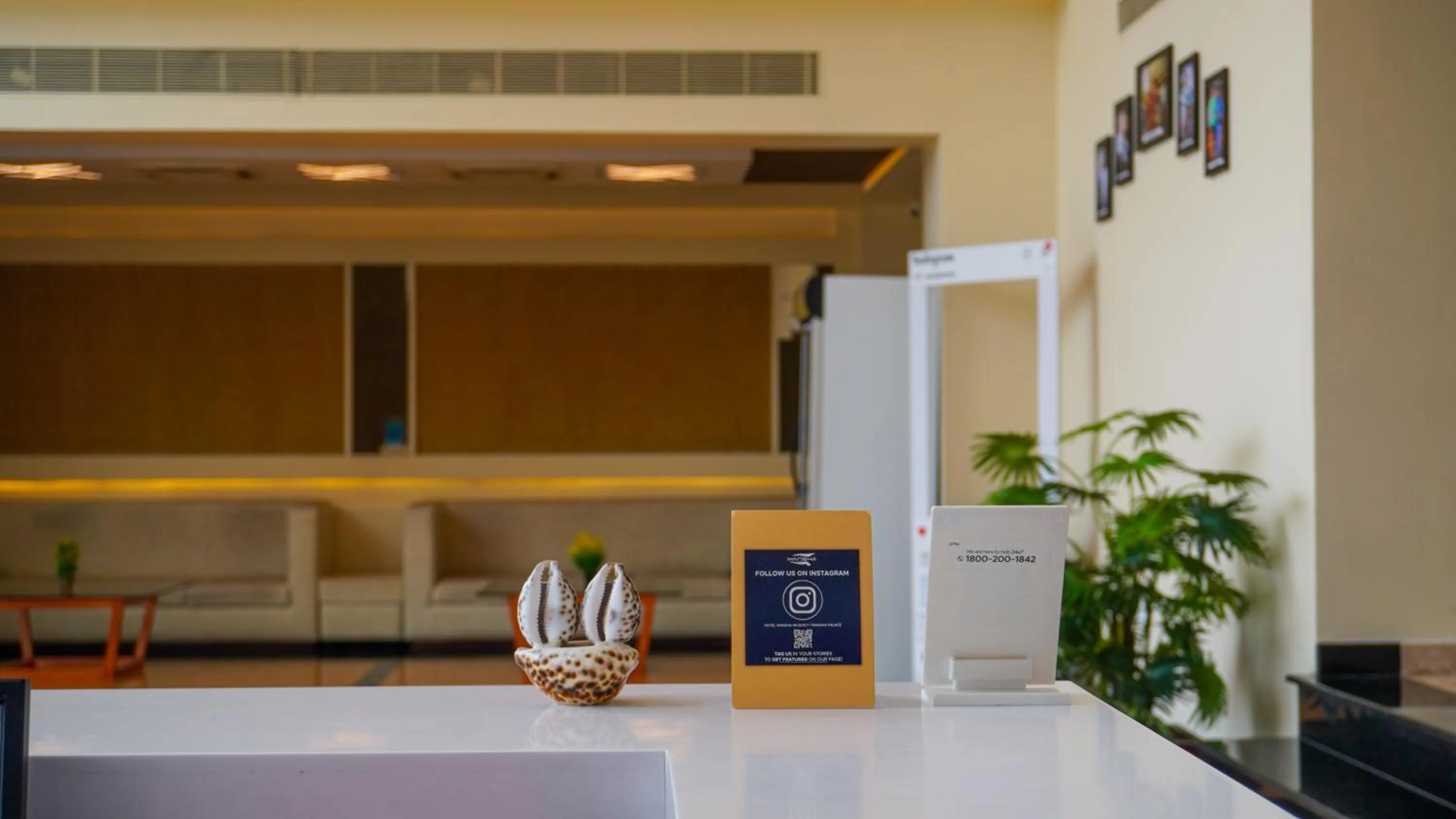 Lobby or reception in Hotel Mansha Regency