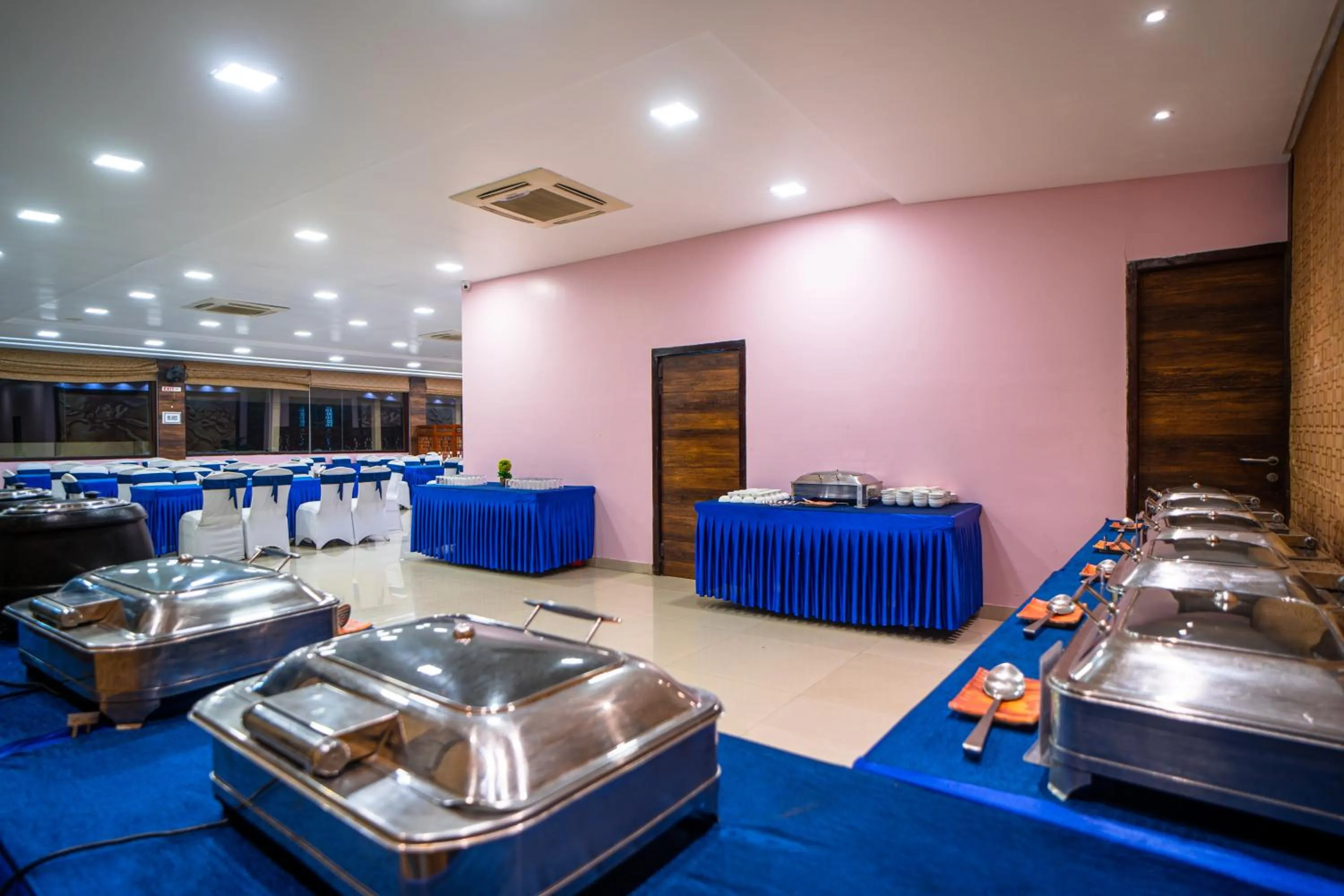 Business facilities in Hotel Mansha Regency