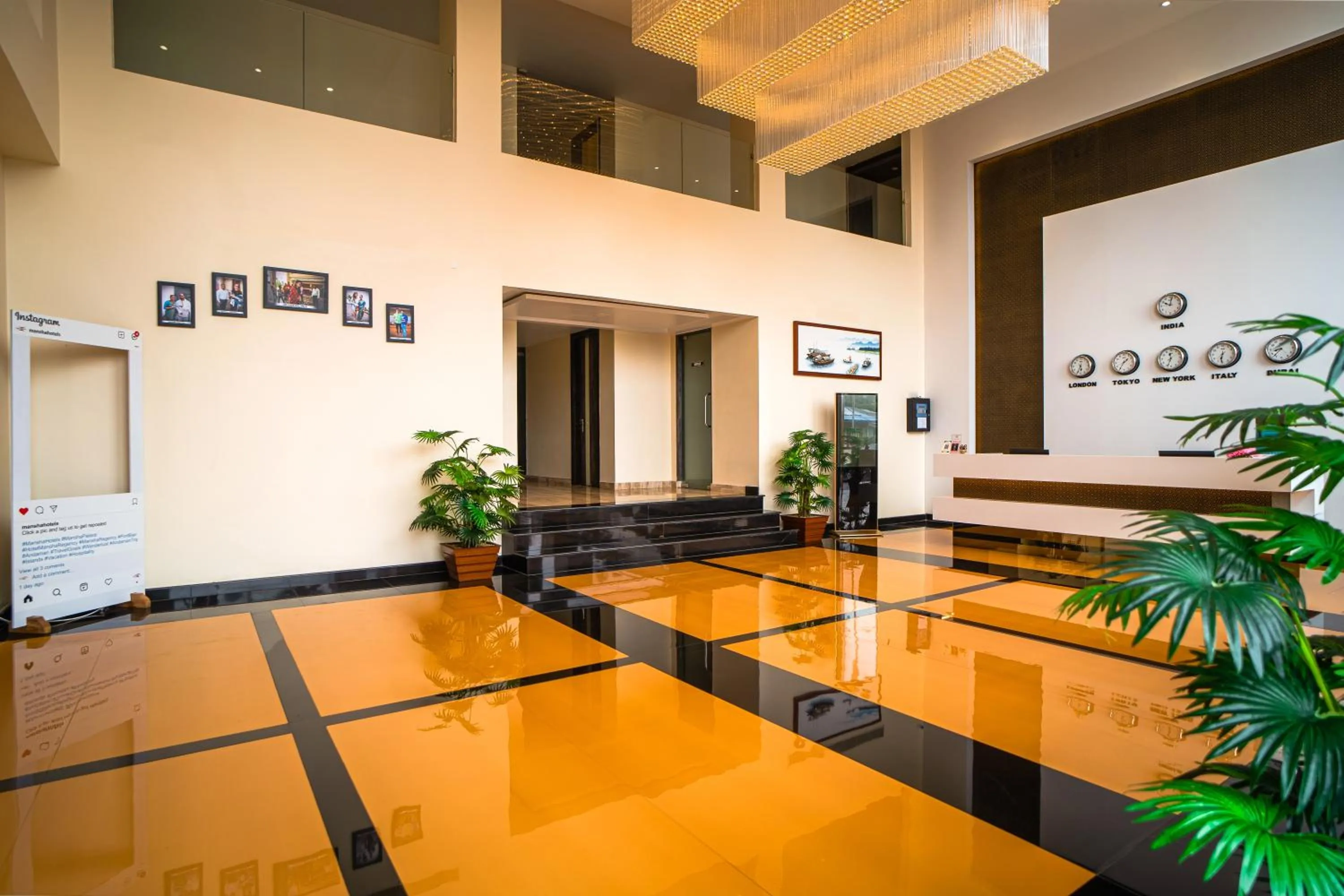 Facade/entrance in Hotel Mansha Regency