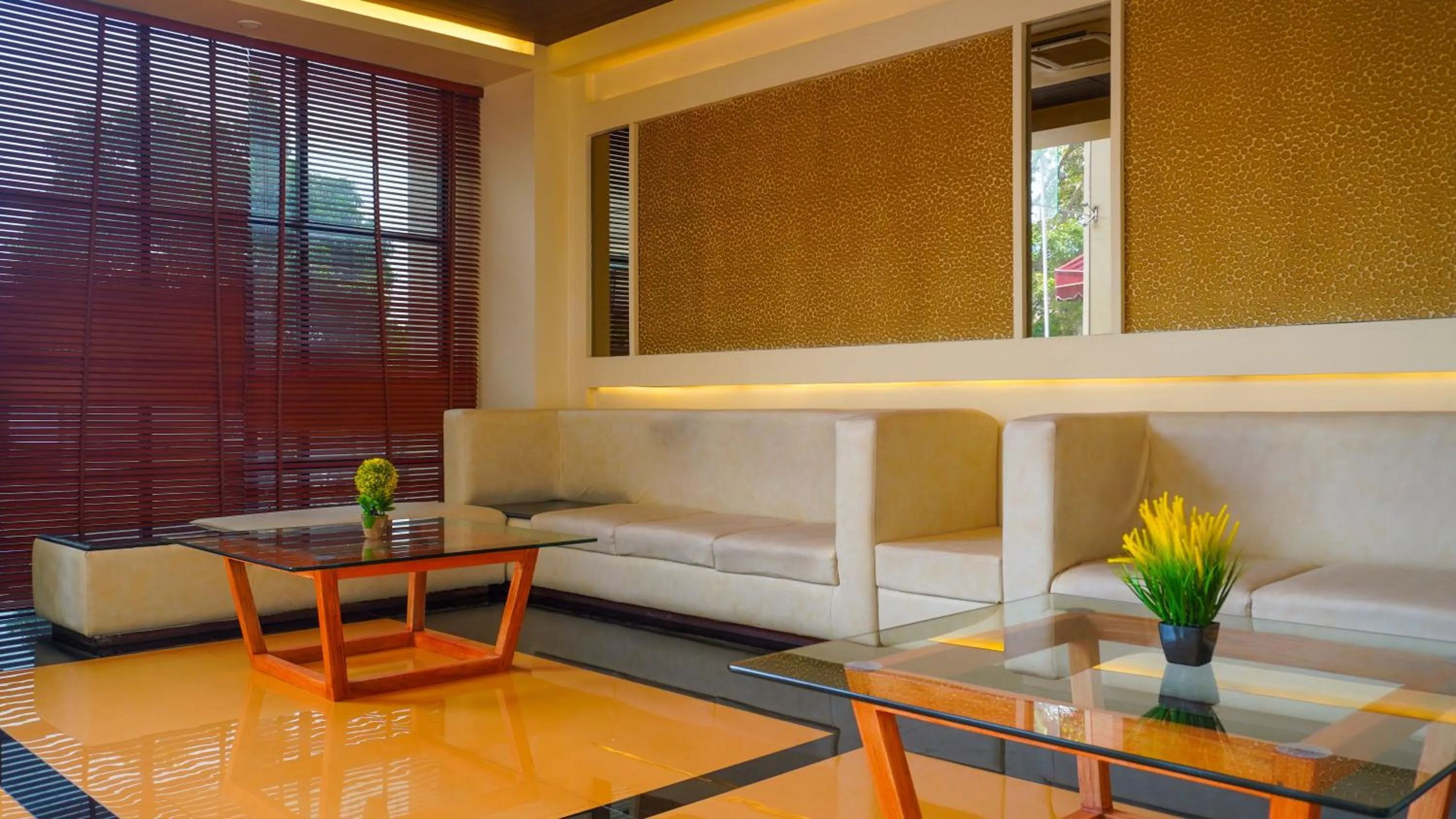 Seating area in Hotel Mansha Regency