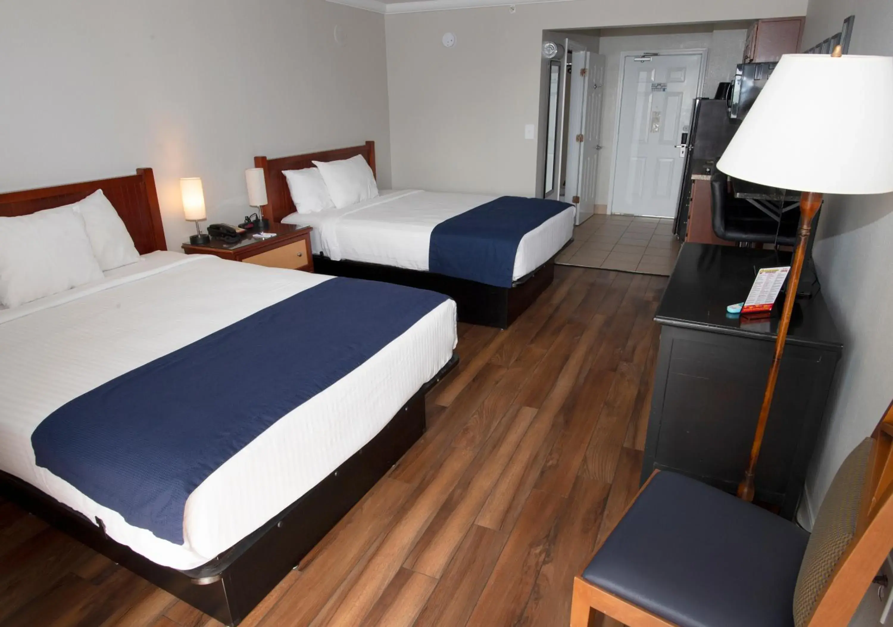 Bedroom, Bed in Aqua Beach Inn Bedroom, Bed in Aqua Beach Inn