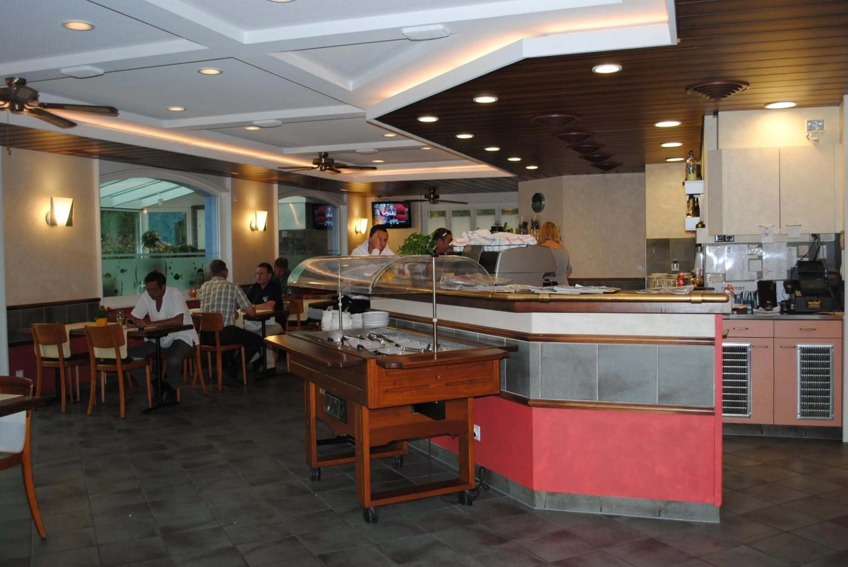 Food in Motel - Hôtel La Poularde