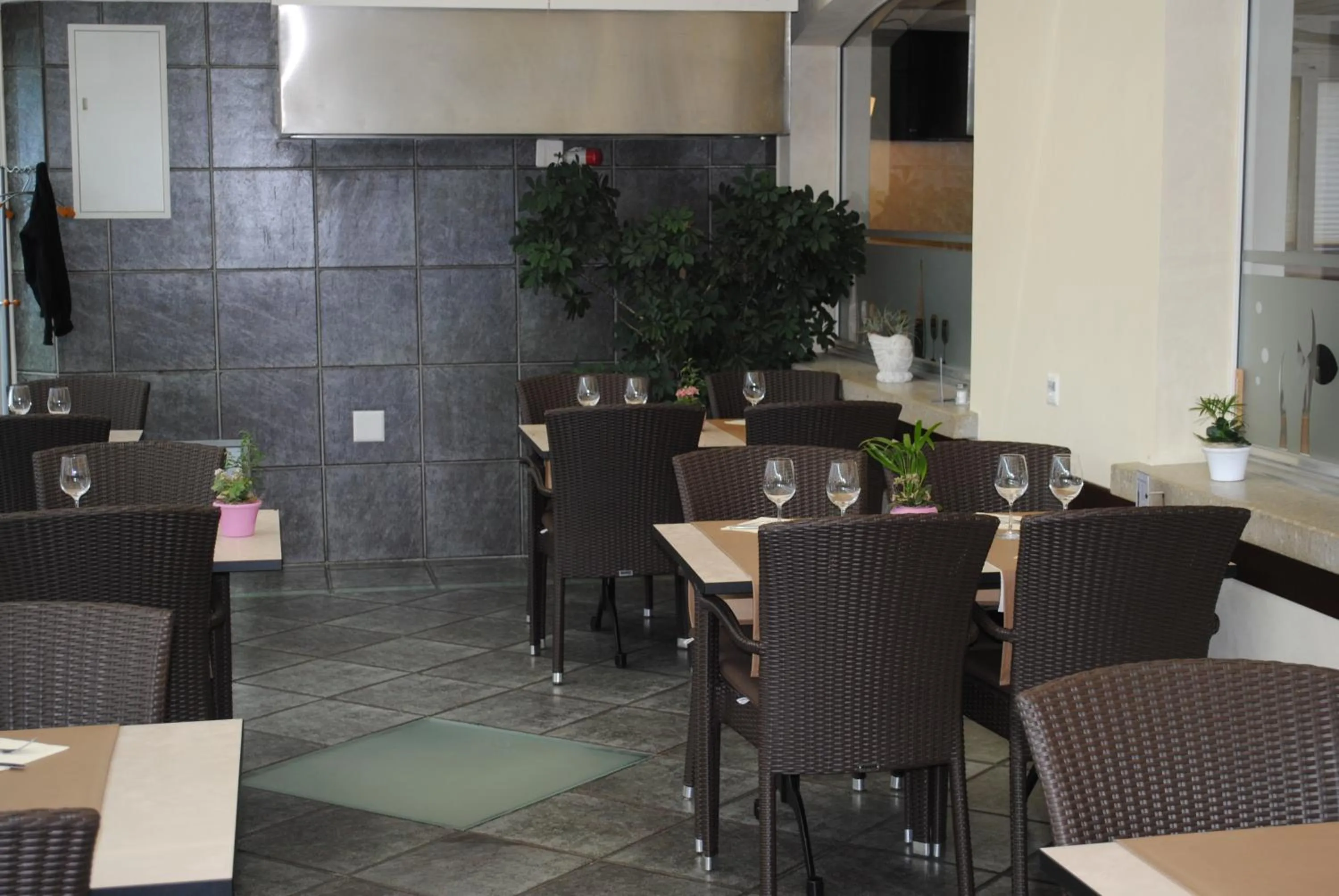 Lounge or bar in Motel - Hôtel La Poularde