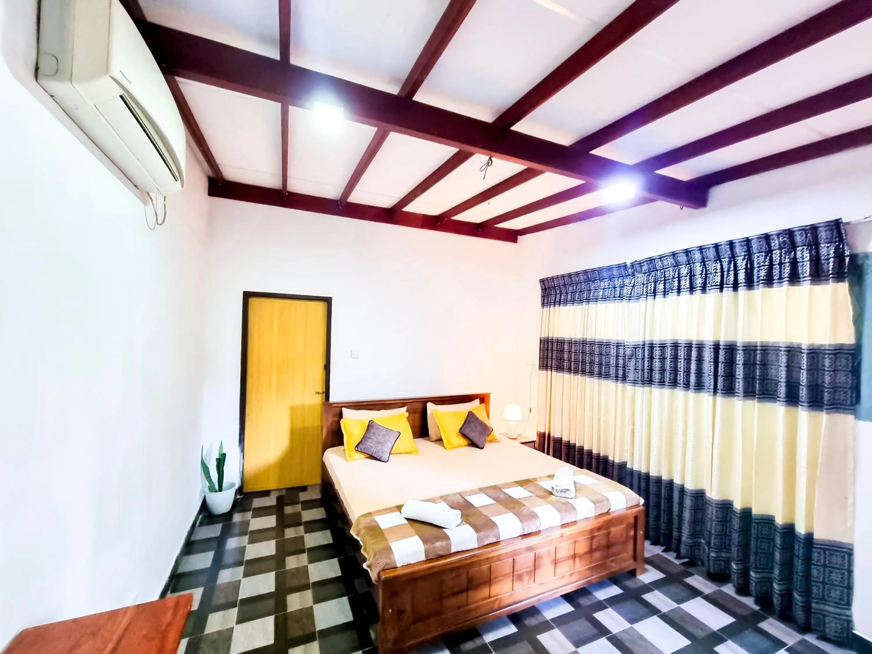 Bed in HOSTEL KATUNAYAKE At COLOMBO AIRPORT TRANSIT