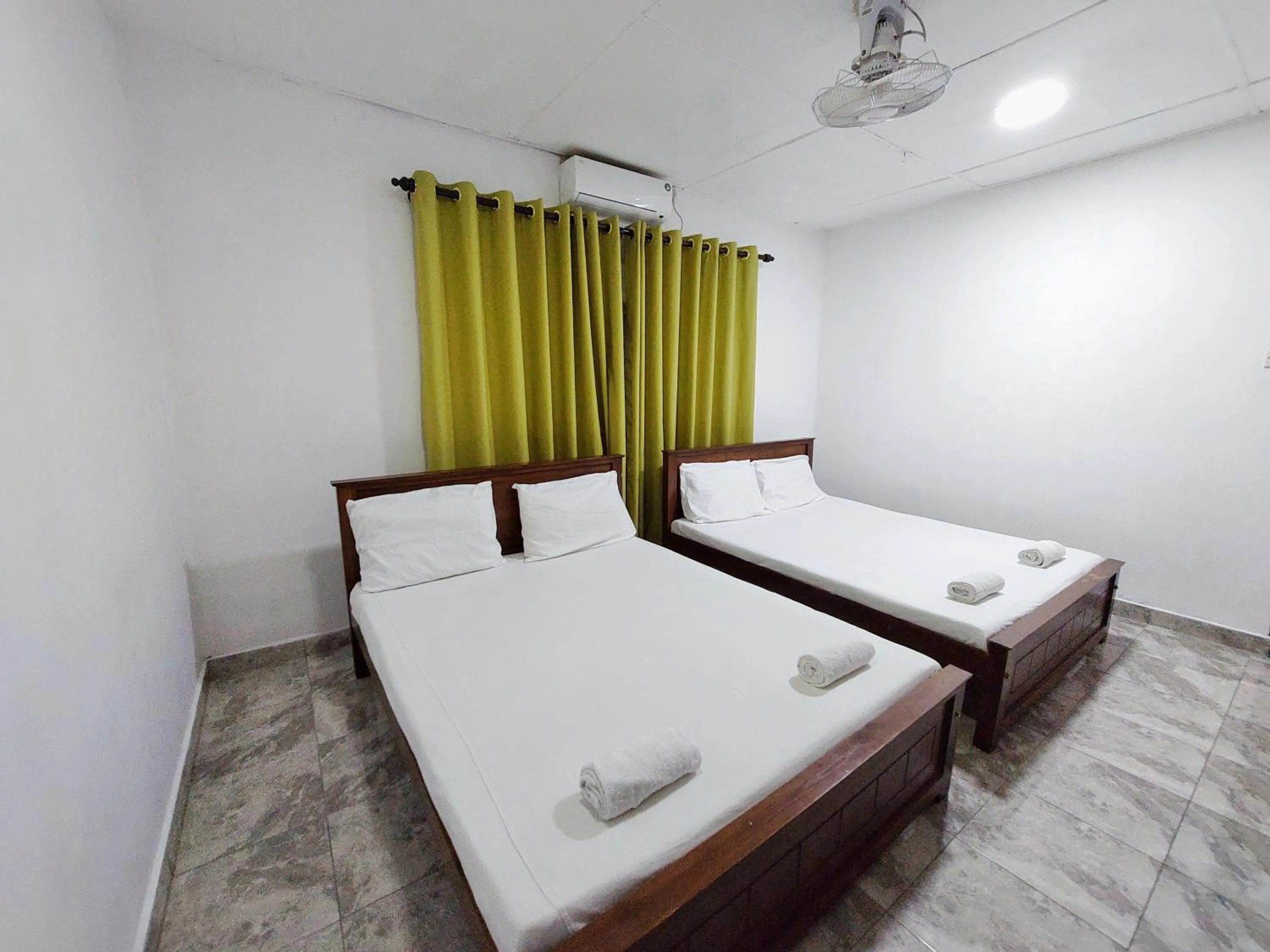 Bed in HOSTEL KATUNAYAKE At COLOMBO AIRPORT TRANSIT