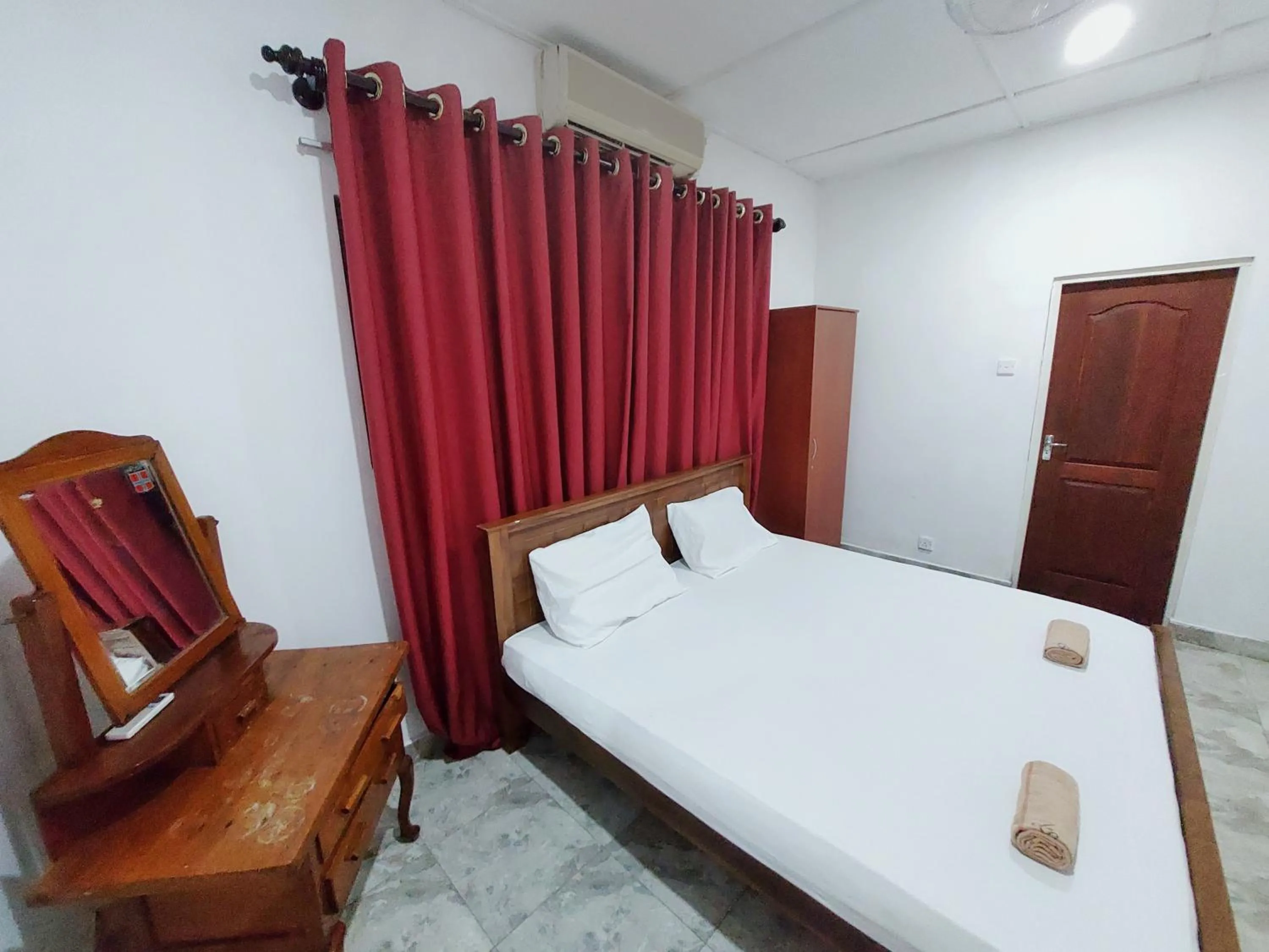 Bed in HOSTEL KATUNAYAKE At COLOMBO AIRPORT TRANSIT