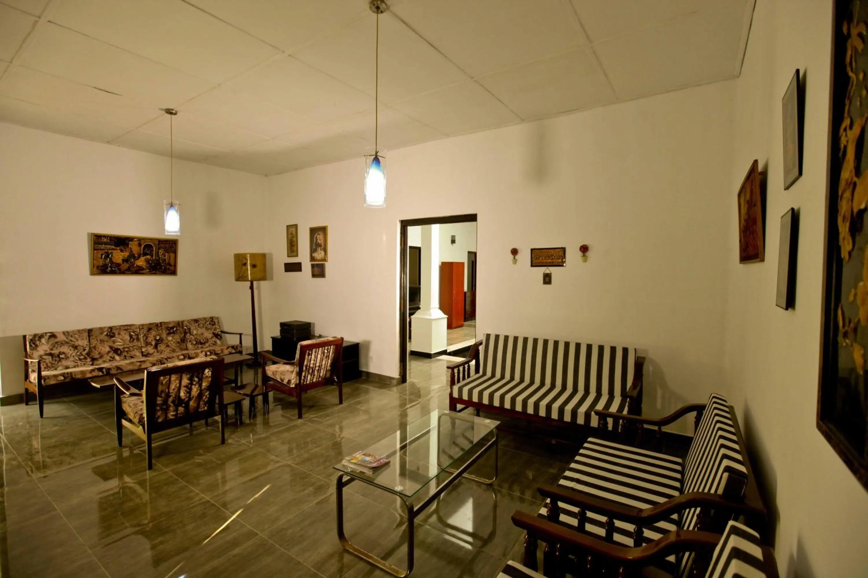 Living room in HOSTEL KATUNAYAKE At COLOMBO AIRPORT TRANSIT