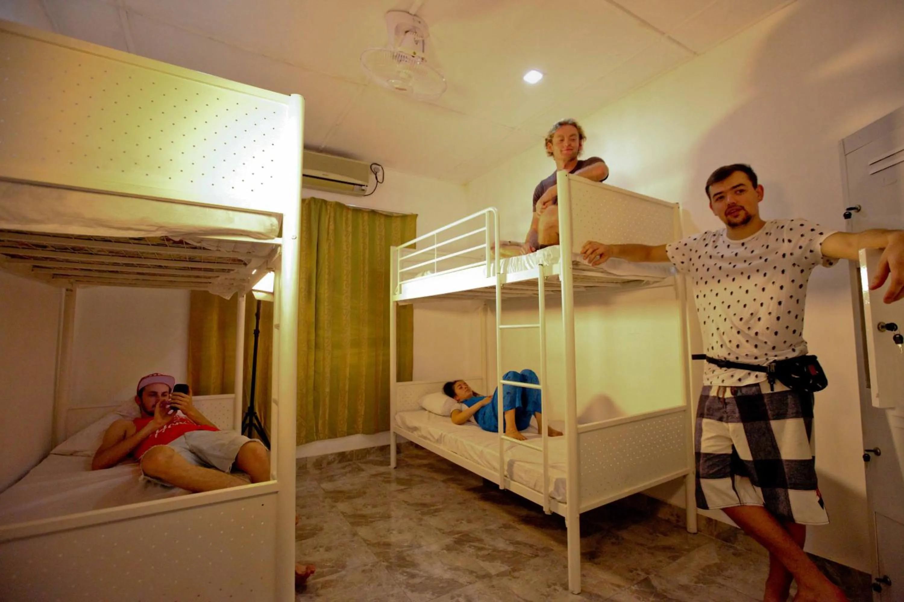 Bed in HOSTEL KATUNAYAKE At COLOMBO AIRPORT TRANSIT