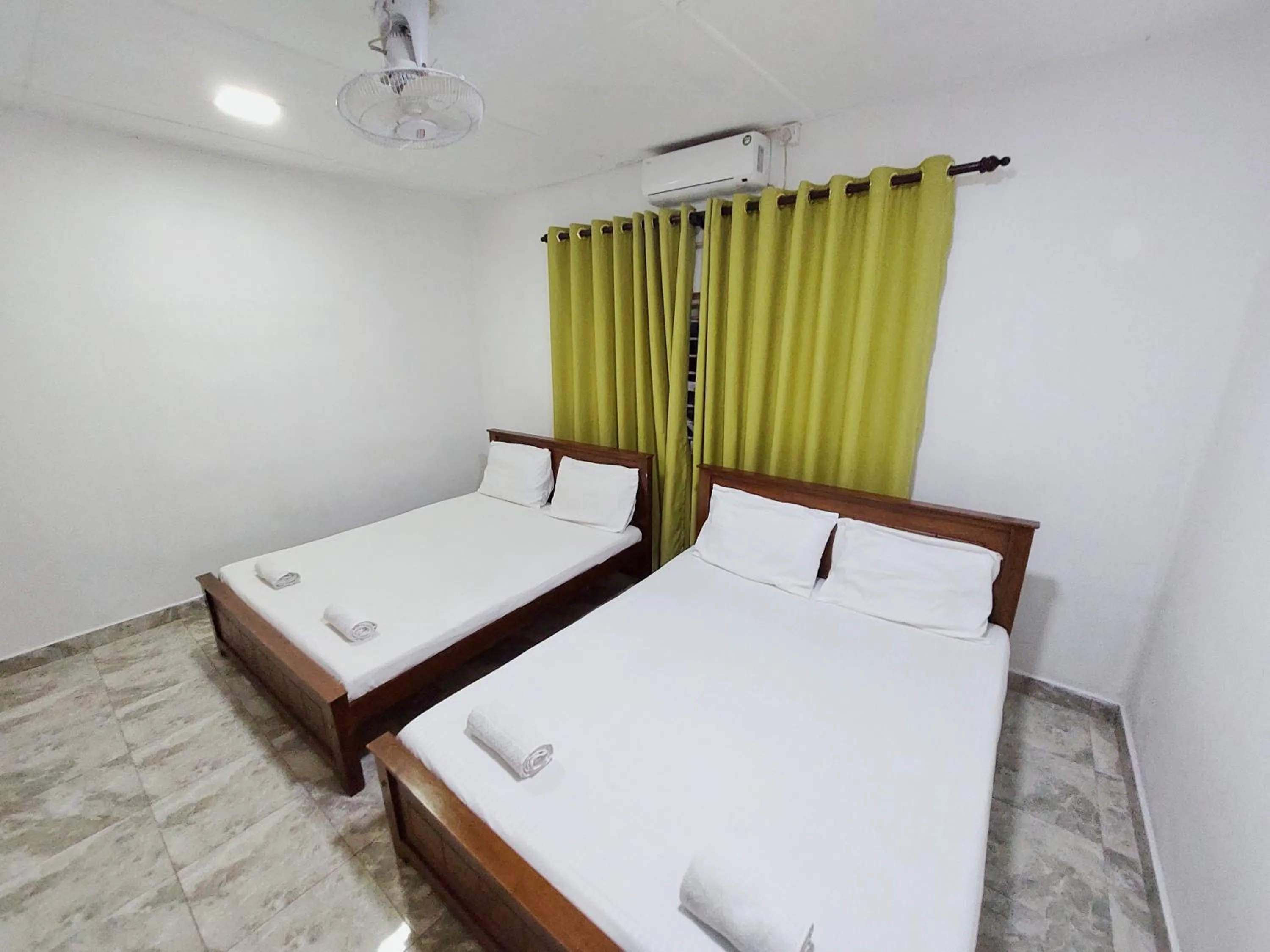 Bed in HOSTEL KATUNAYAKE At COLOMBO AIRPORT TRANSIT