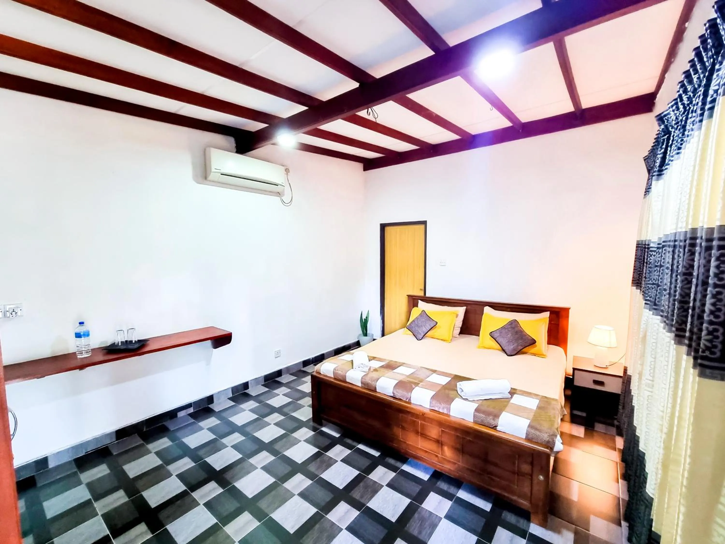 Bed in HOSTEL KATUNAYAKE At COLOMBO AIRPORT TRANSIT